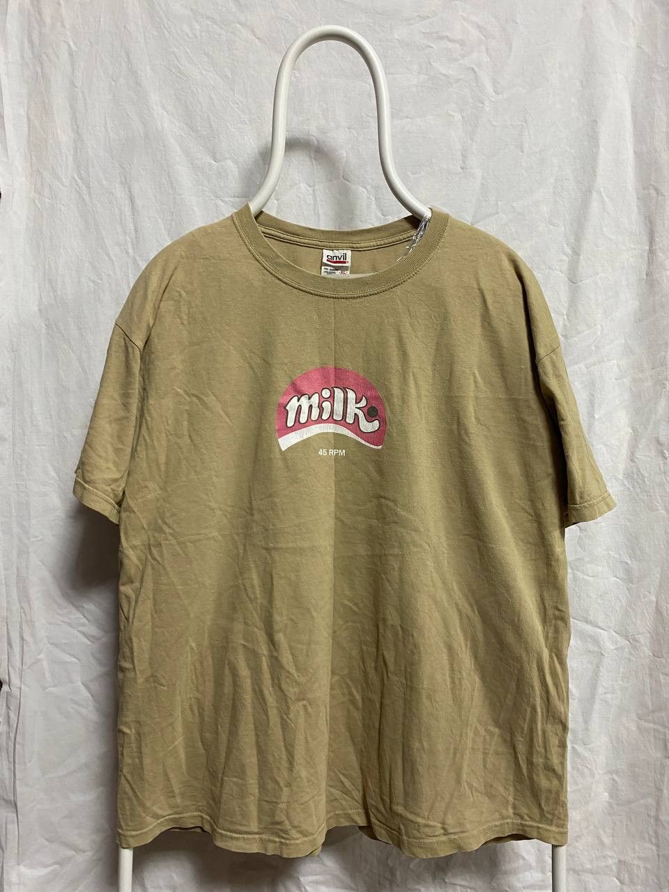 Anvil 👕 Milk “45 RPM” Vintage Graphic Tee – Anvil Tag Size US XL / EU 56 / 4 - 1 Thumbnail