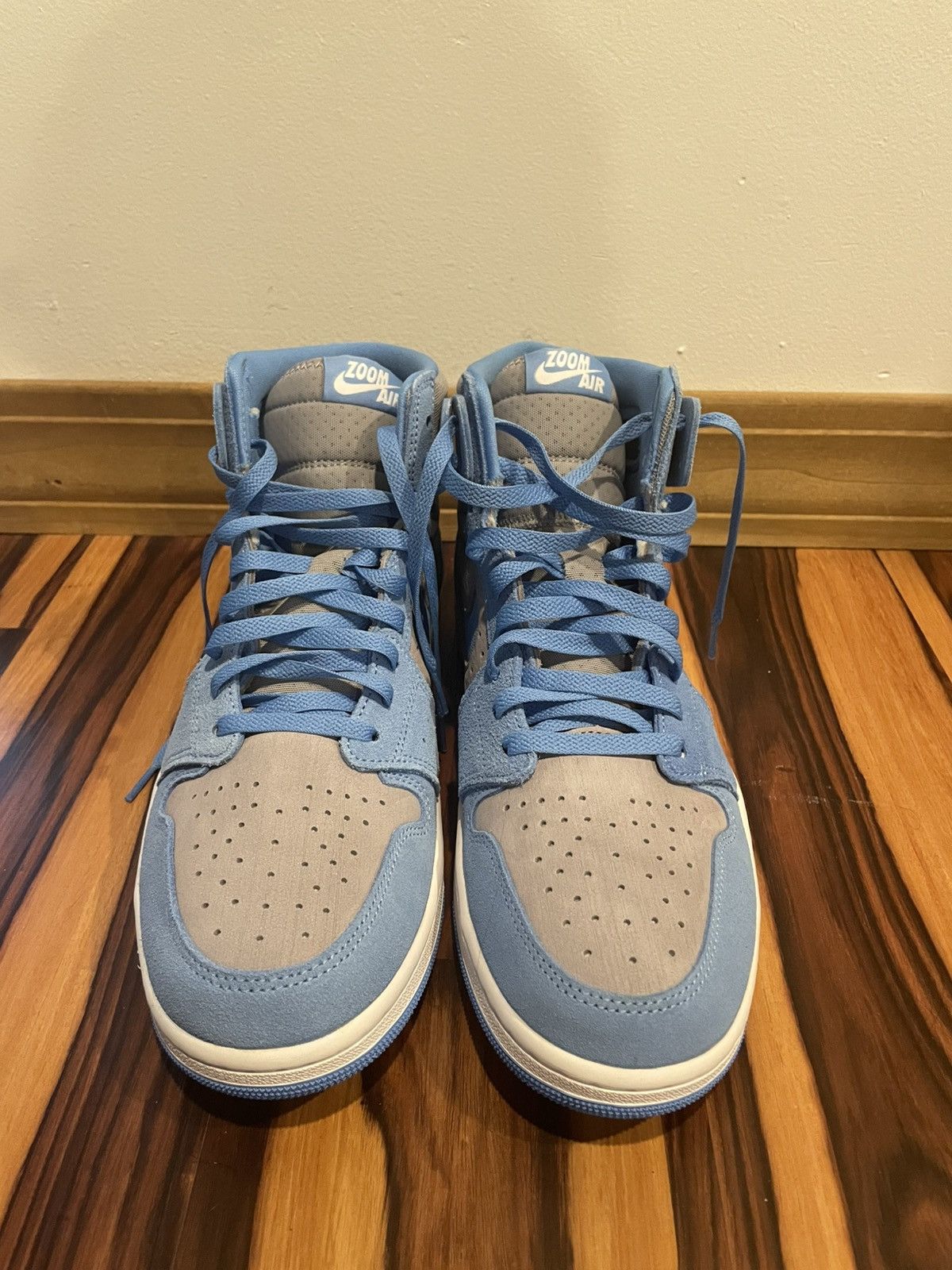 Nike Jordan 1 High Zoom Air CMFT 2 Size US 11 / EU 44 - 2 Thumbnail