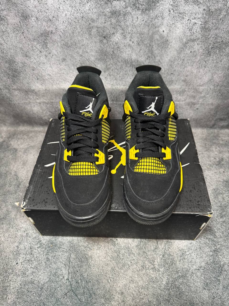 Jordan Brand Size 7Y | Jordan 4 Thunder No Box | Pre-Owned Size US 7 / EU 40 - 2 Thumbnail