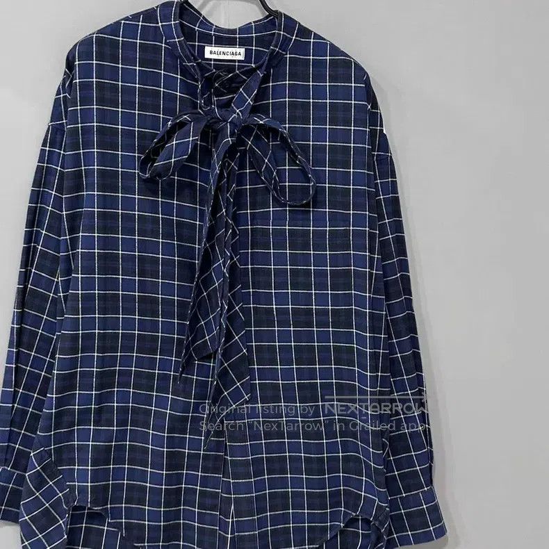 Balenciaga Balenciaga Bow Back Logo Shirt Size 4XL / US 24-26 - 2 Thumbnail