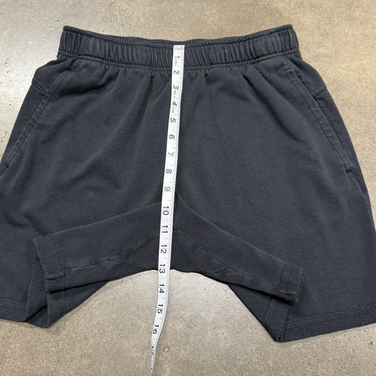 Nike Nike Yoga Therma-FIT Core Shorts Athletic Street Essential Size US 30 / EU 46 - 8 Thumbnail