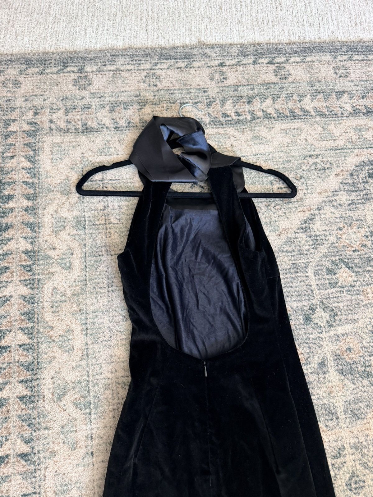 Tara Jarmon Tara Jarmon 90s black velvet open back halter mini dress Size S / US 4 / IT 40 - 14 Thumbnail