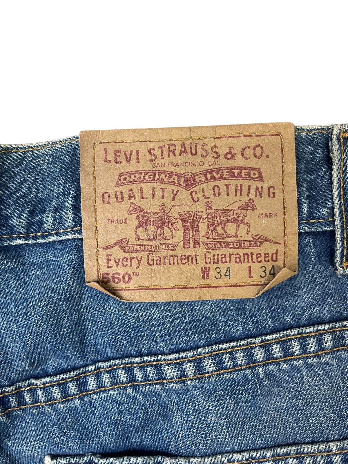 Levi's Vintage Levi’s 560 Loose Fit Tapered Leg Jeans Size US 34 / EU 50 - 4 Thumbnail