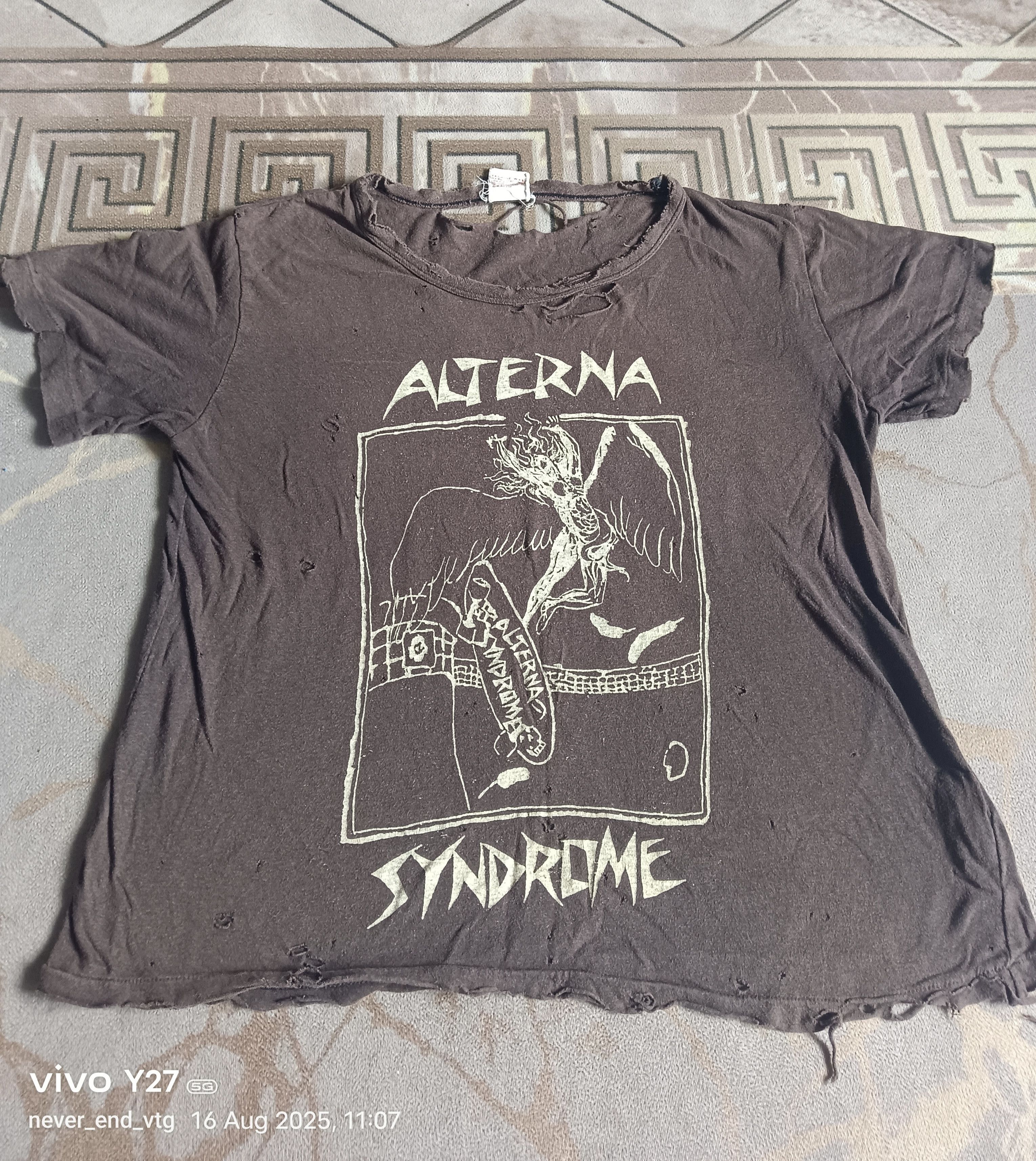 Vintage Alterna Syndrome Distressed
