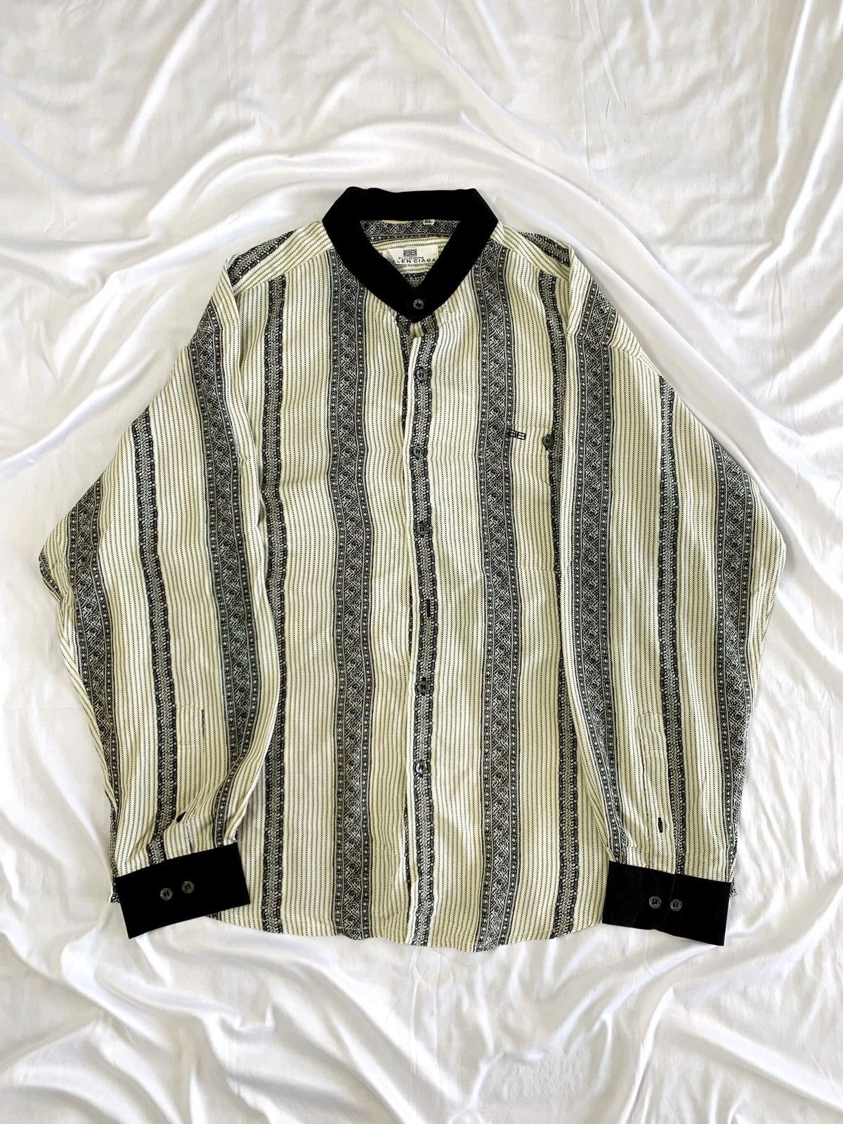 Balenciaga Balenciaga shirt slik button up Size US L / EU 52-54 / 3 - 7 Thumbnail