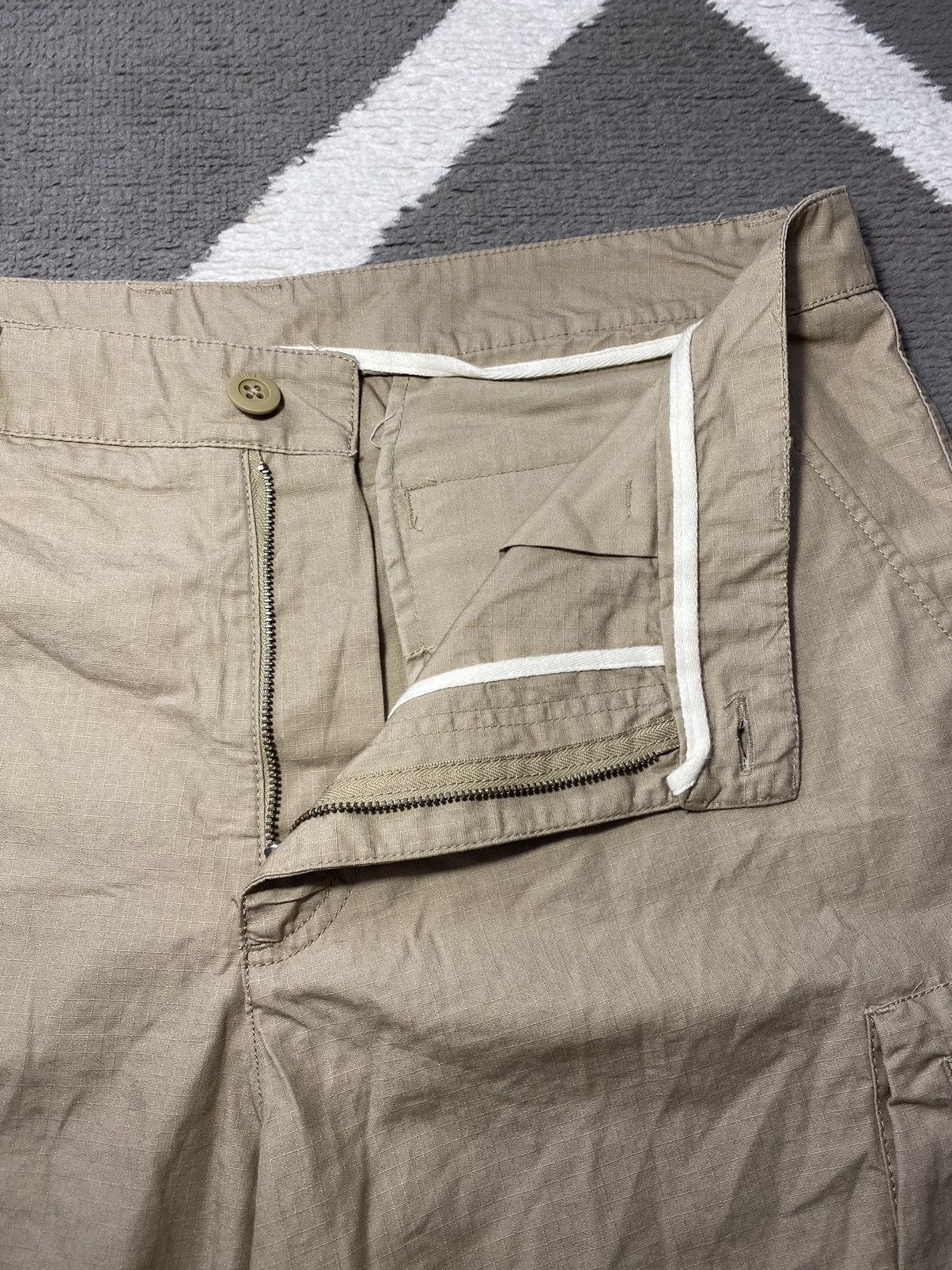 Nike × Vintage Vintage 00’s Y2K Nike Cargo Shorts Beige brand new ACG Size US 38 / EU 54 - 10 Thumbnail
