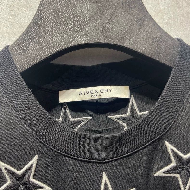 Givenchy Givenchy Classic five-pointed star pattern round-neck shor Size US S / EU 44-46 / 1 - 3 Thumbnail