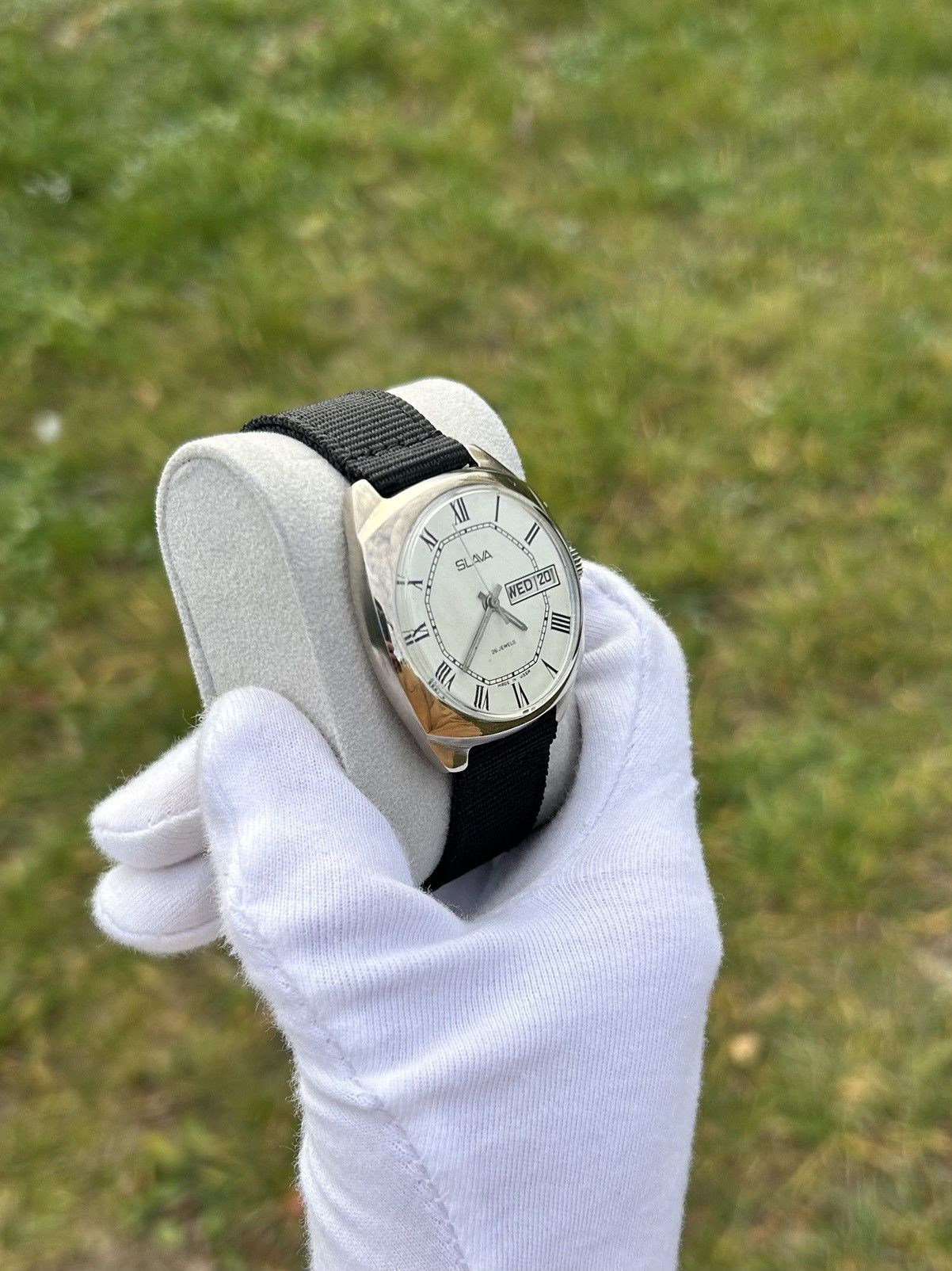 Vintage Vintage Watch Slava Soviet USSR Mechanical Wristwatch 1980s Size ONE SIZE - 5 Thumbnail