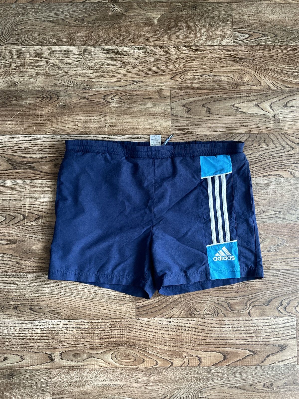 Adidas × Vintage Vintage Adidas shorts streetwear y2k style casual size XL Size US 36 / EU 52 - 1 Thumbnail