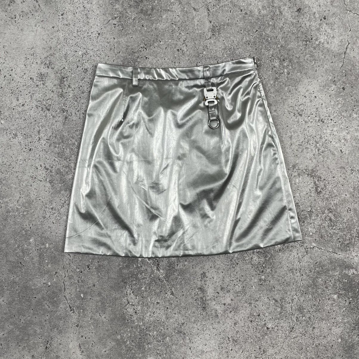 1017 ALYX 9SM × Alyx 1017 ALYX 9SM Silver Lighttech Buckle Mini Skirt Size 26" / US 2 / IT 38 - 1 Thumbnail