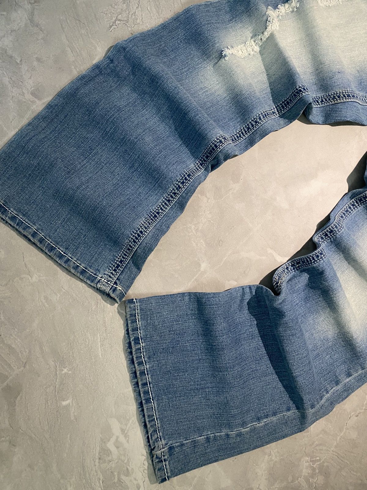 Japanese Brand Rare Avan Baggy Flared Distressed Jean / Glamour Style Size US 37 - 5 Thumbnail