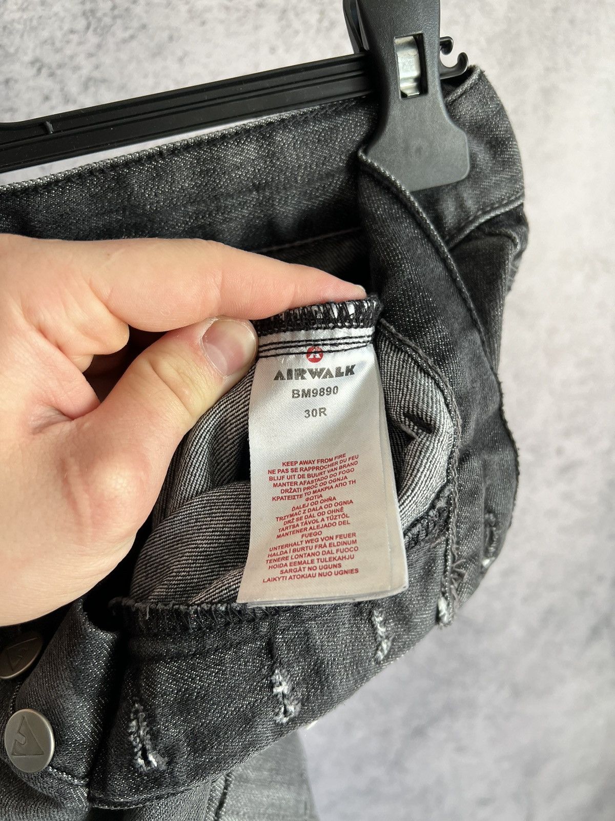 Airwalk Cargo Denim Pants Airwalk Multipocket Y2K Jeans Size US 30 / EU 46 - 17 Thumbnail