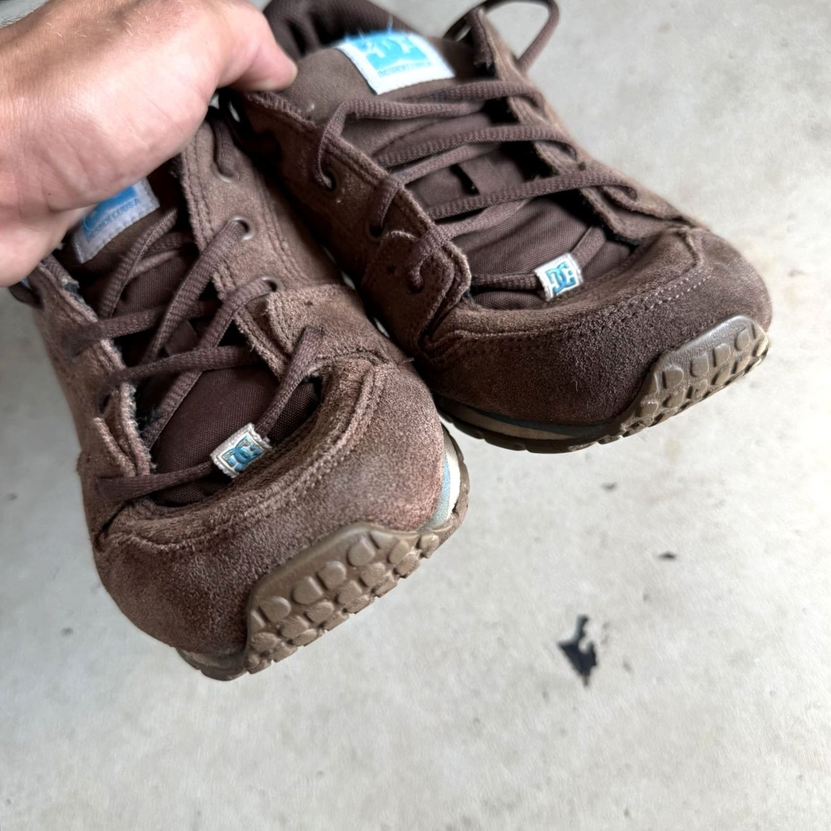 Vintage DC Alias Lite Sneaker Womens Low Top Round Toe Leather 8.5 Brown Athletic Running Jogging Walking Sneakers Shoes Size M / US 6-8 / IT 42-44 - 6 Thumbnail