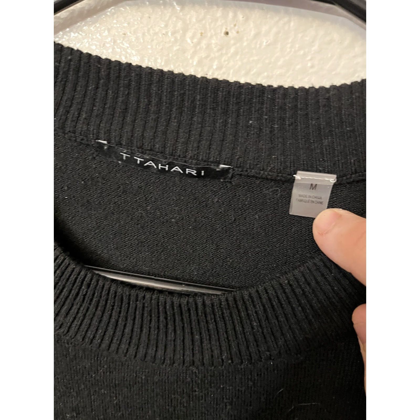 Vintage Tahari Sweater Womens Medium Black Long Sleeve Pullover Polyester Knit Stretch Casual Fall Winter Size M / US 6-8 / IT 42-44 - 3 Thumbnail