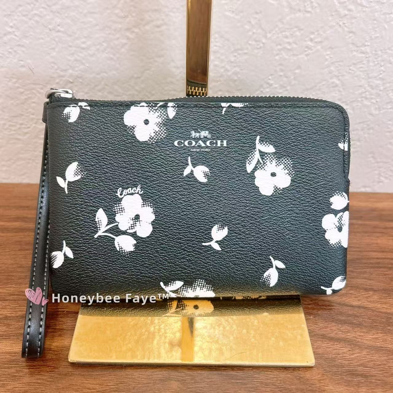 Coach Black/White Floral Print Corner-Zip Wallet CP438 Size ONE SIZE - 1 Thumbnail