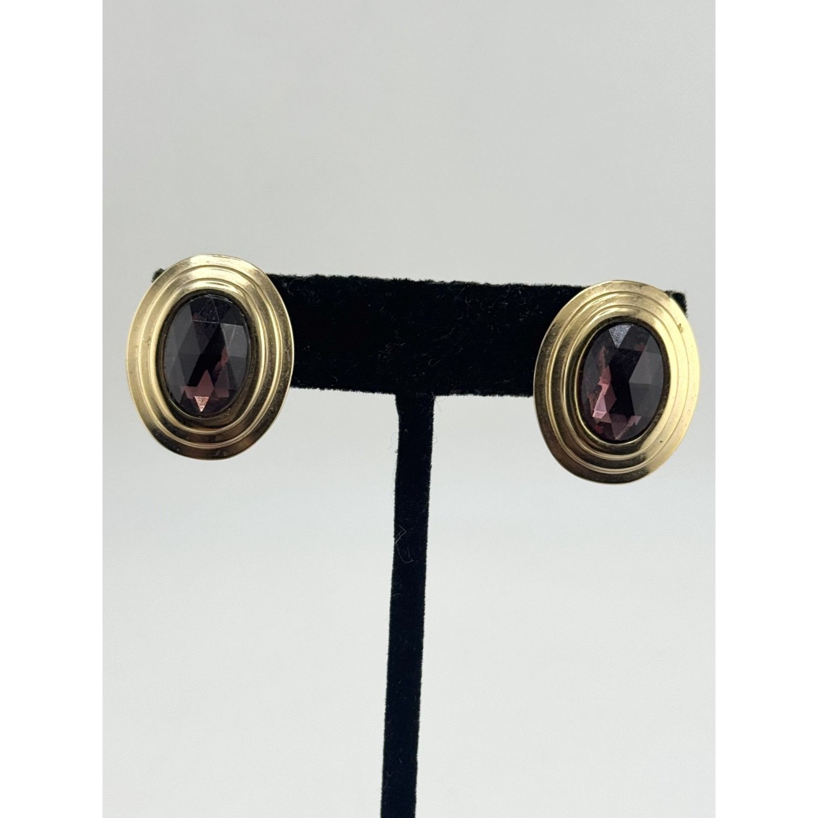 Vintage Vintage gold purple faceted glass rhinestone earrings Size ONE SIZE - 1 Thumbnail