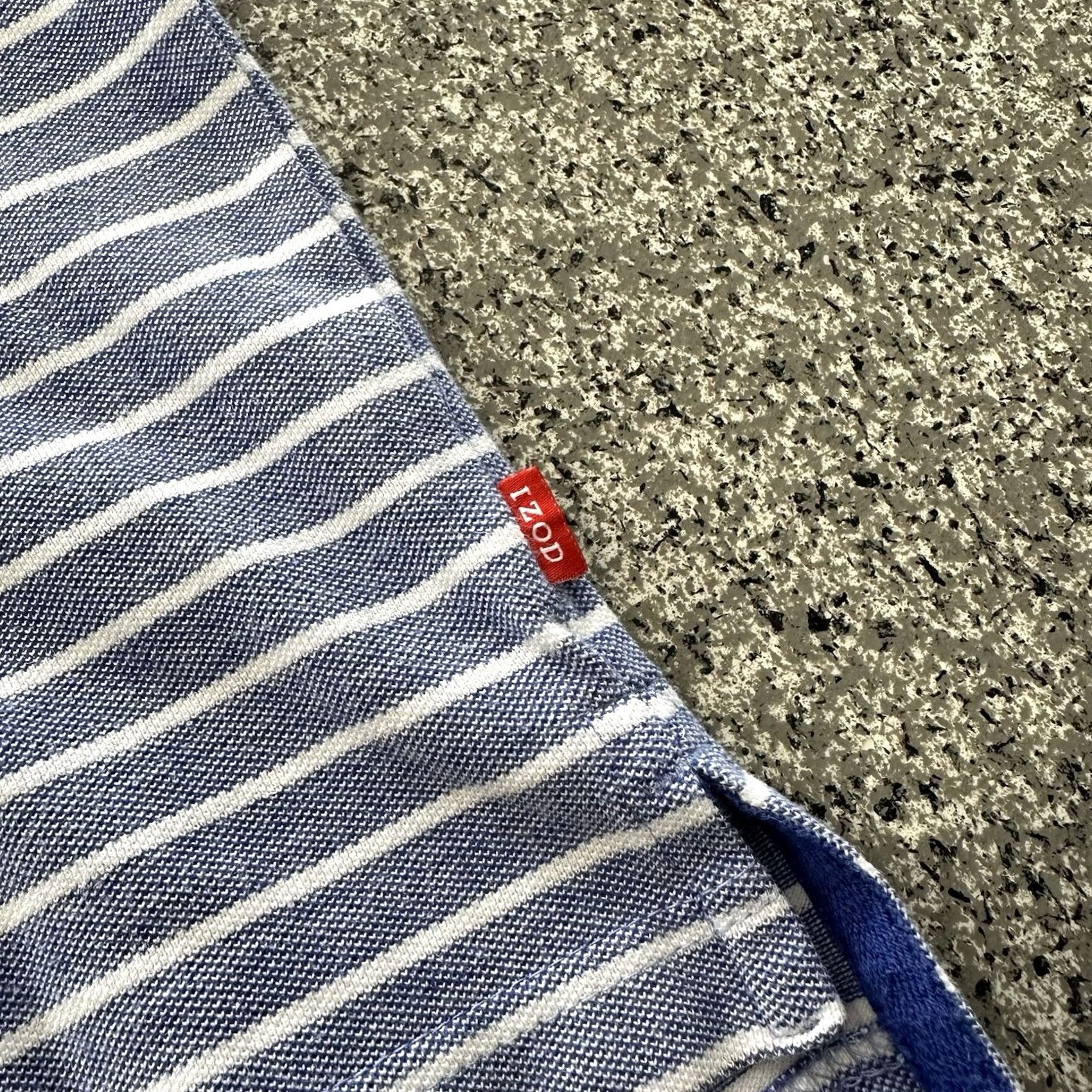 Izod VINTAGE IZOD Polo Shirt Mens XL Short Sleeve Striped Blue White Golf Casual Cotton Shirt XL Mens Blue Striped Golf 90s Mens Size US XL / EU 56 / 4 - 2 Thumbnail