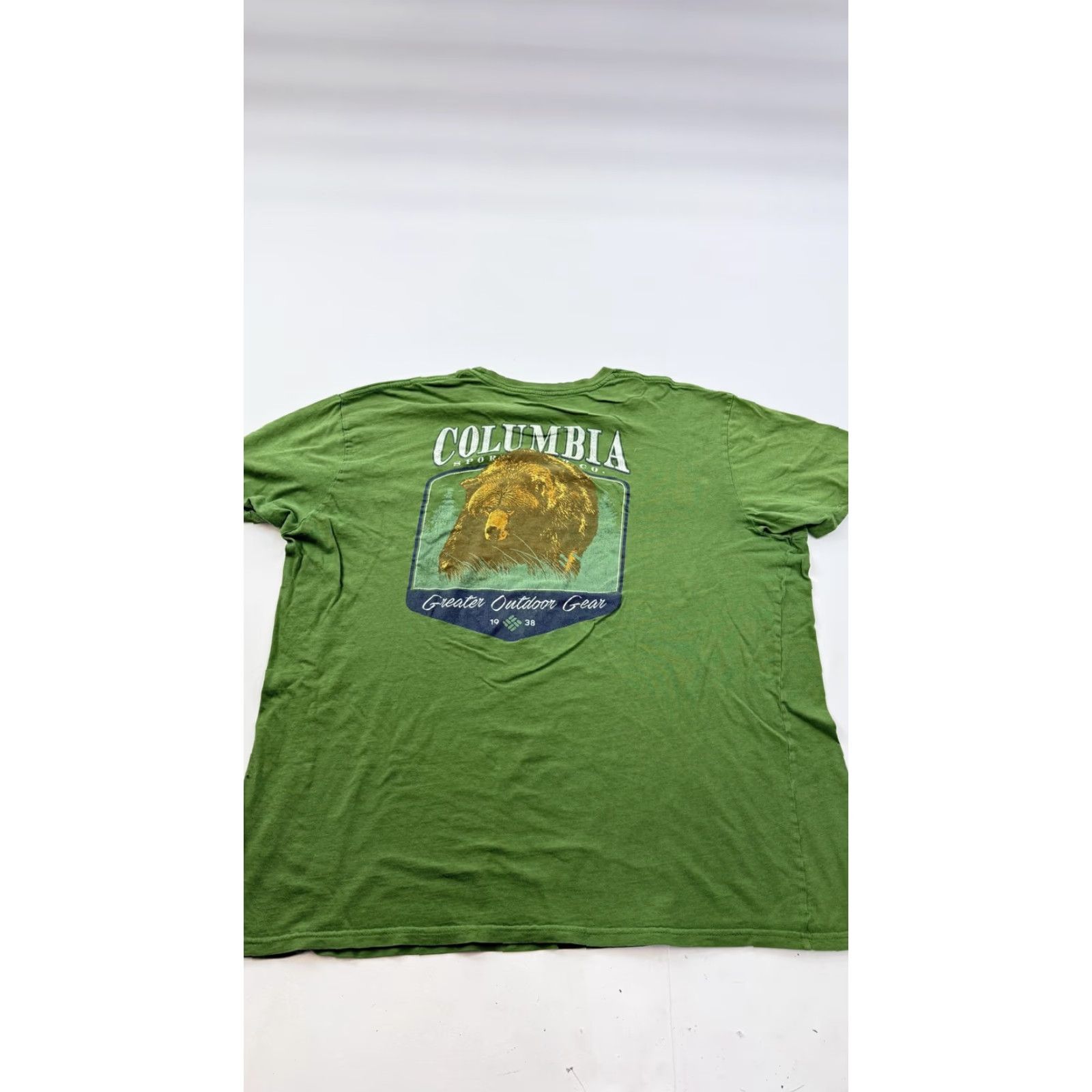 Vintage VINTAGE Columbia Shirt Mens 2XL Green Bear Graphic Tee Tagless Crew Neck Short Sleeve Graphic Print Outdoor Nature Mens Size US XXL / EU 58 / 5 - 4 Thumbnail
