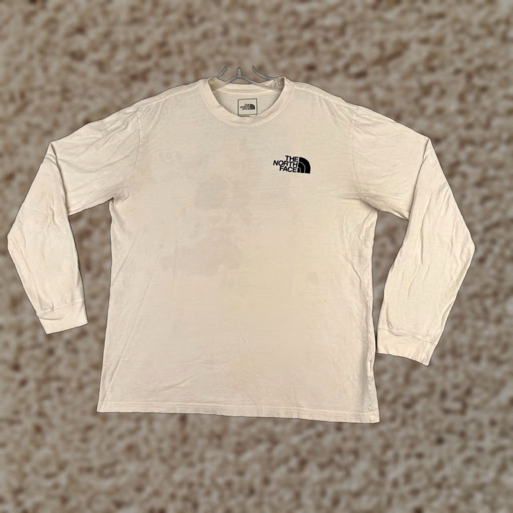 The North Face The North Face Shirt Men Large Ivory Logo Camo Long Sleeve Cotton Crew Neck T-Shirt Size US L / EU 52-54 / 3 - 1 Thumbnail
