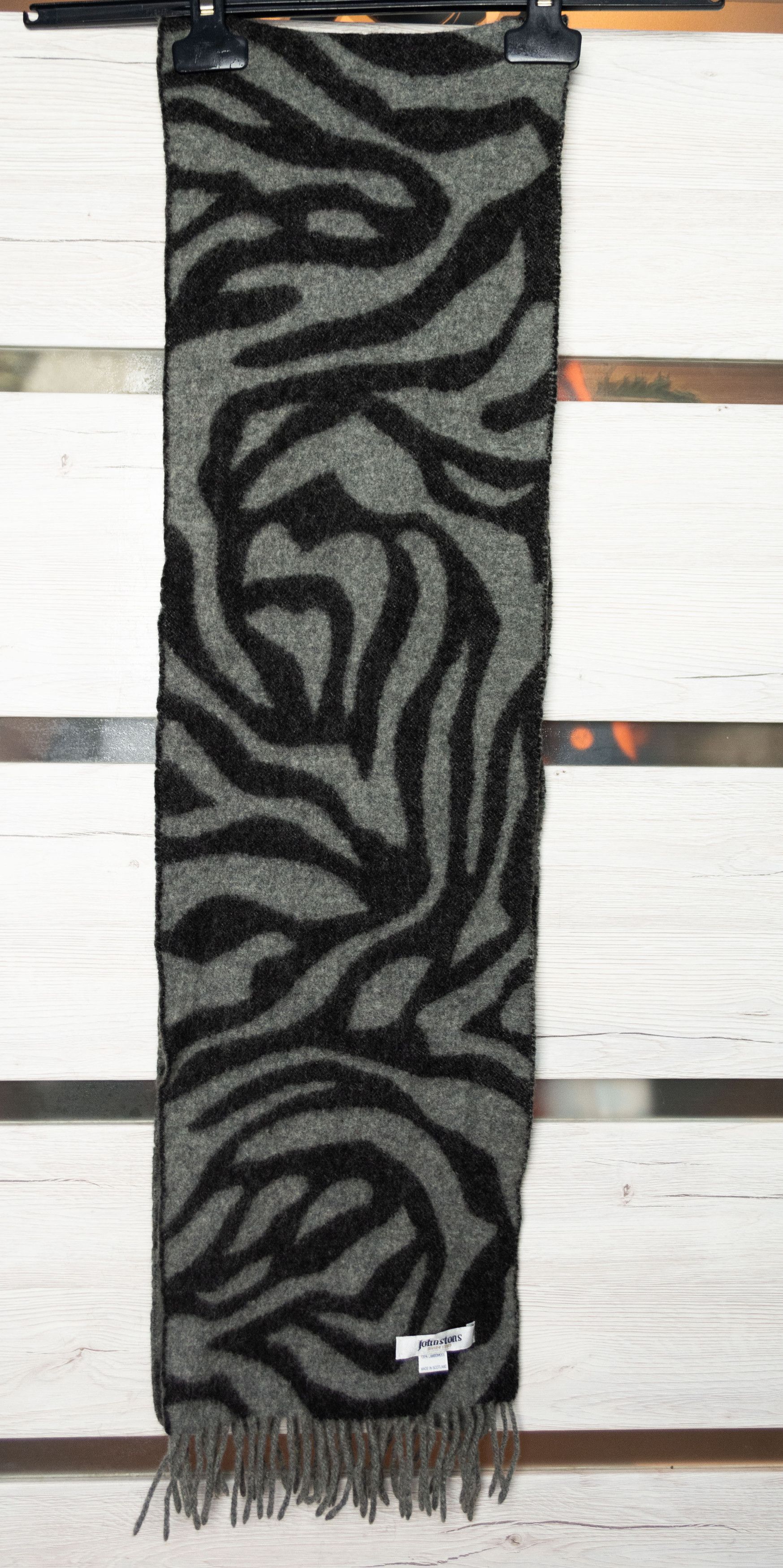 Johnstons Of Elgin Johnstones of Elgin grey wool scarf Size ONE SIZE - 3 Thumbnail