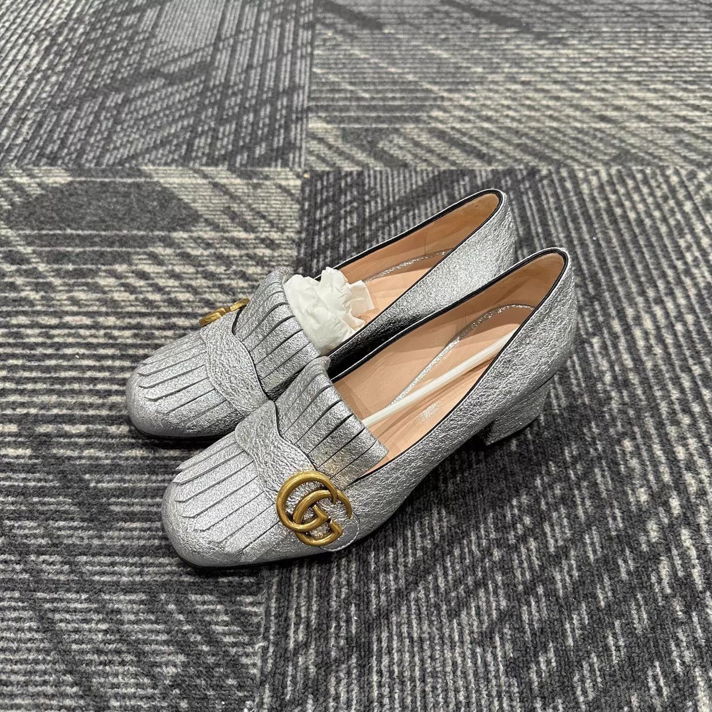 Gucci Gucci Women's Silver Tassel Heels 36.5 Size US 6 / IT 36 - 1 Thumbnail