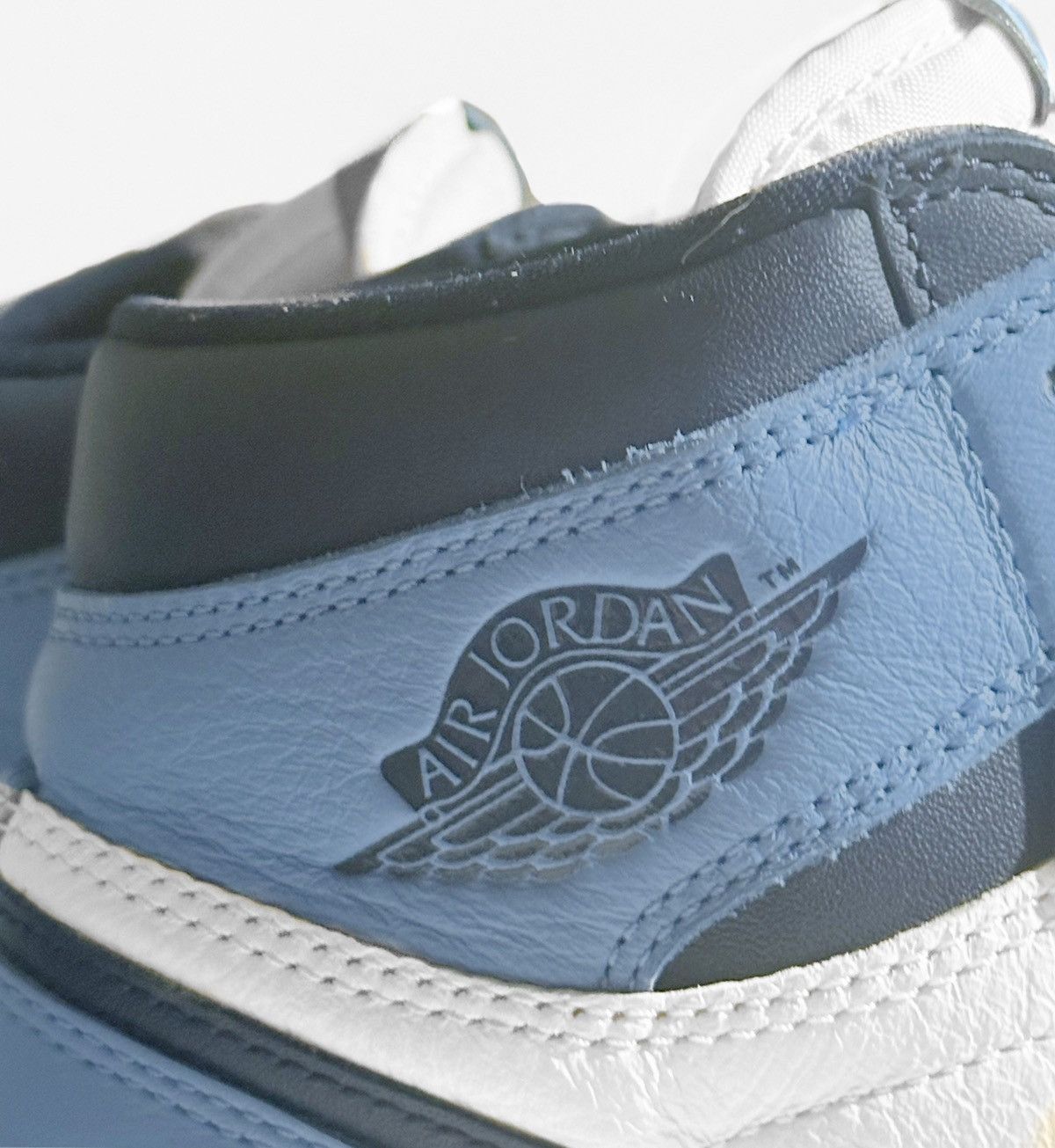 nike jordan retro high obsidian