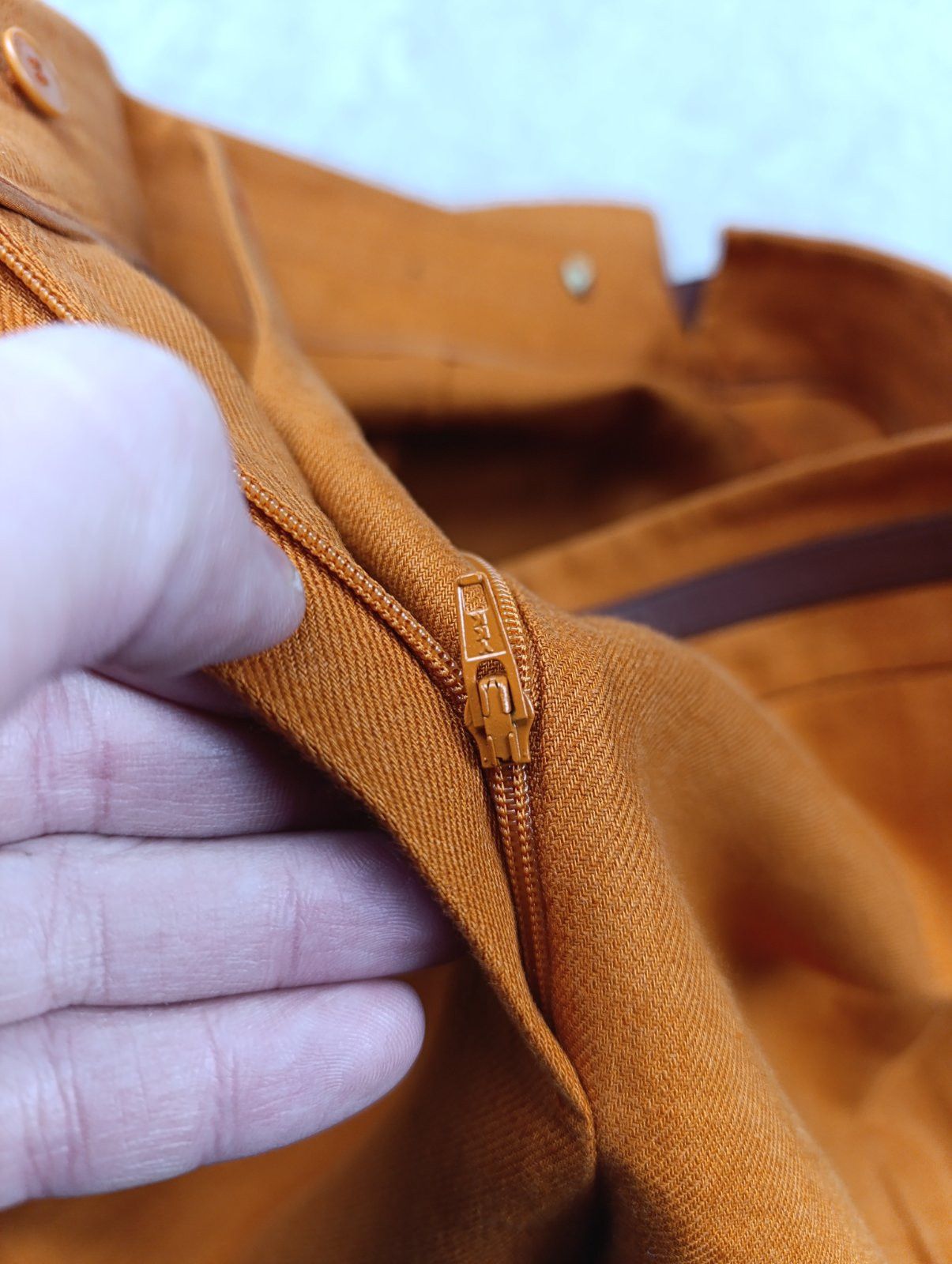 Loro Piana LORO PIANA CARSON LEATHER-TRIM LINEN PANTS IN ORANGE RUST Size 27" / US 4 / IT 40 - 24 Thumbnail