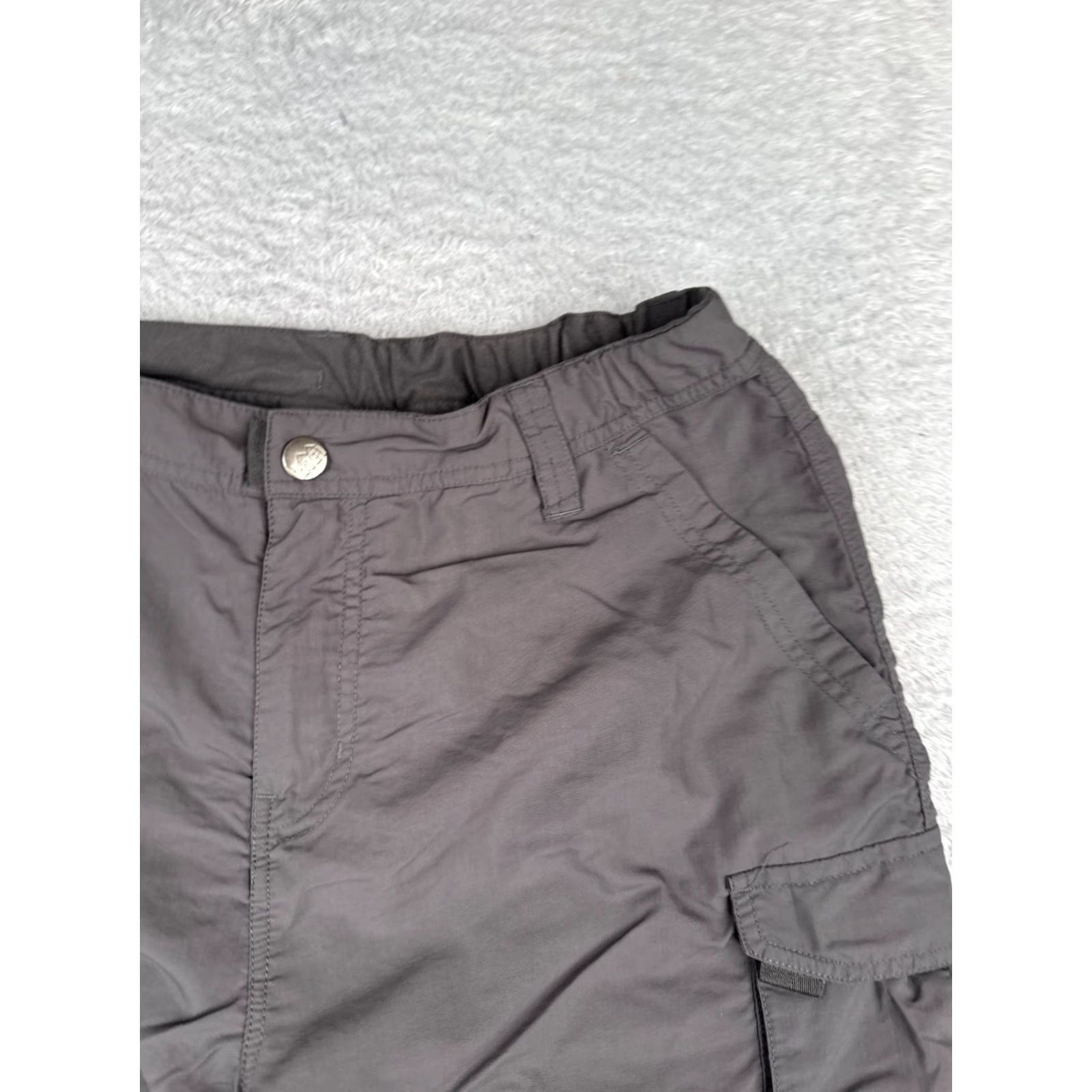 Vintage REI Shorts Women 12 Gray Cargo 100% Nylon Blend Hiking Camping Outdoor 32x9 Cargo Pocket Pockets Size 34" / US 12 / IT 48 - 5 Thumbnail