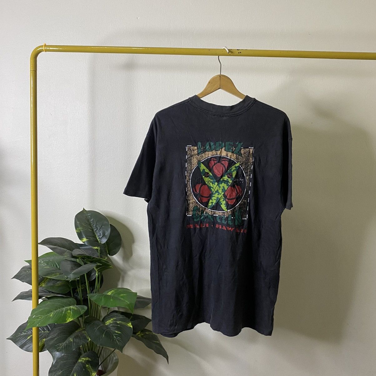 Vintage 1990s Lopez Gun Club Maui Hawaii Promo T Shirt Size US L / EU 52-54 / 3 - 1 Thumbnail