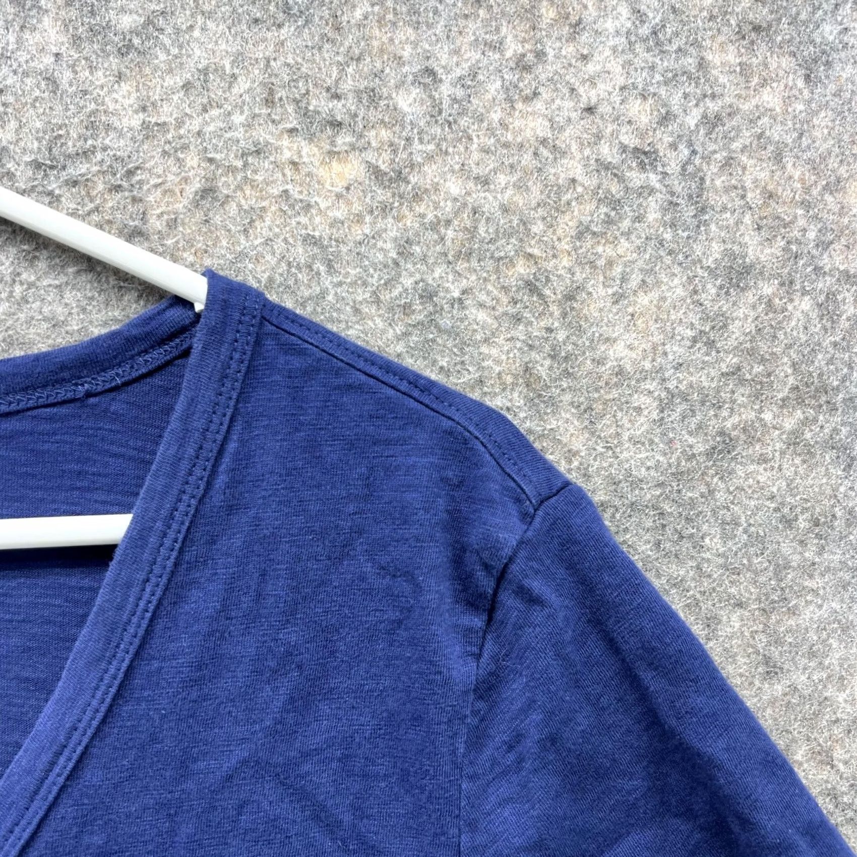 Vineyard Vines Vineyard Vines Shirt Women Large Tee V-Neck Cotton Blue Navy Casual Short Sleeve Size L / US 10 / IT 46 - 4 Thumbnail