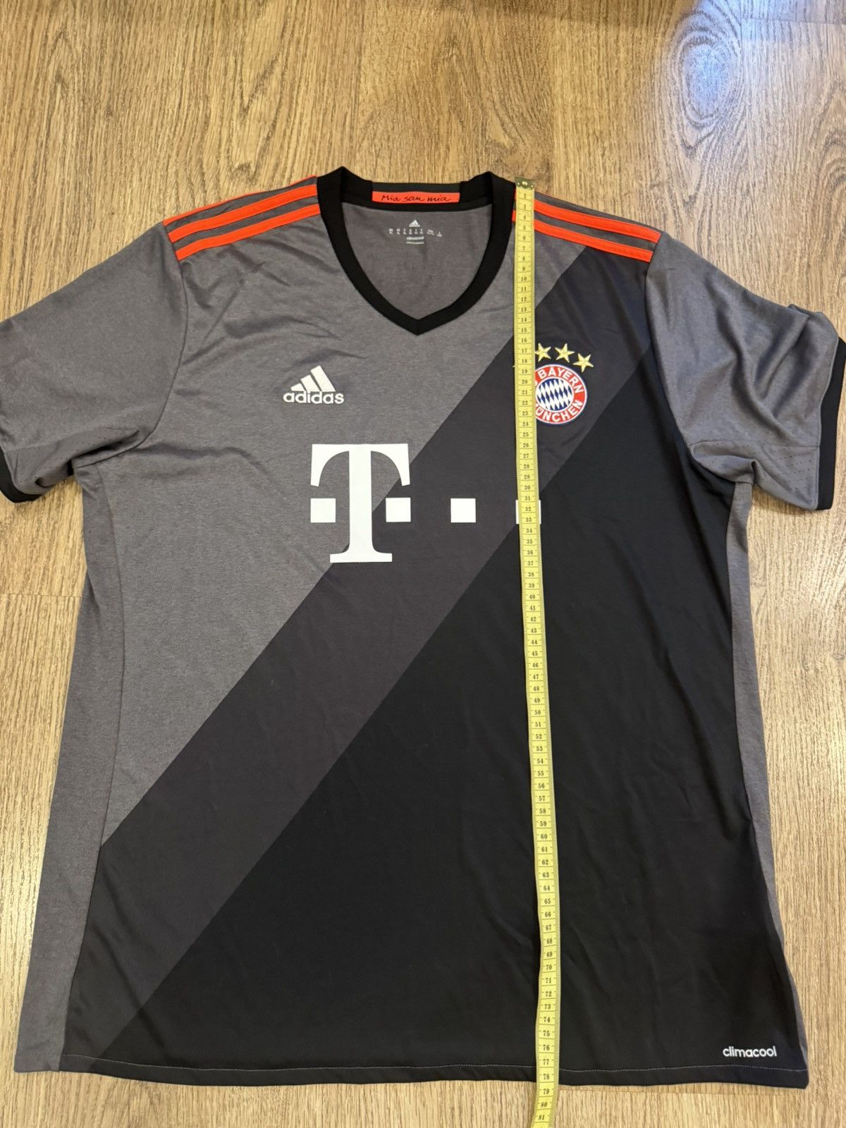 Adidas BAYERN MUNICH 2016 2017 AWAY FOOTBALL SHIRT ADIDAS SIZE XL Size US XL / EU 56 / 4 - 2 Thumbnail