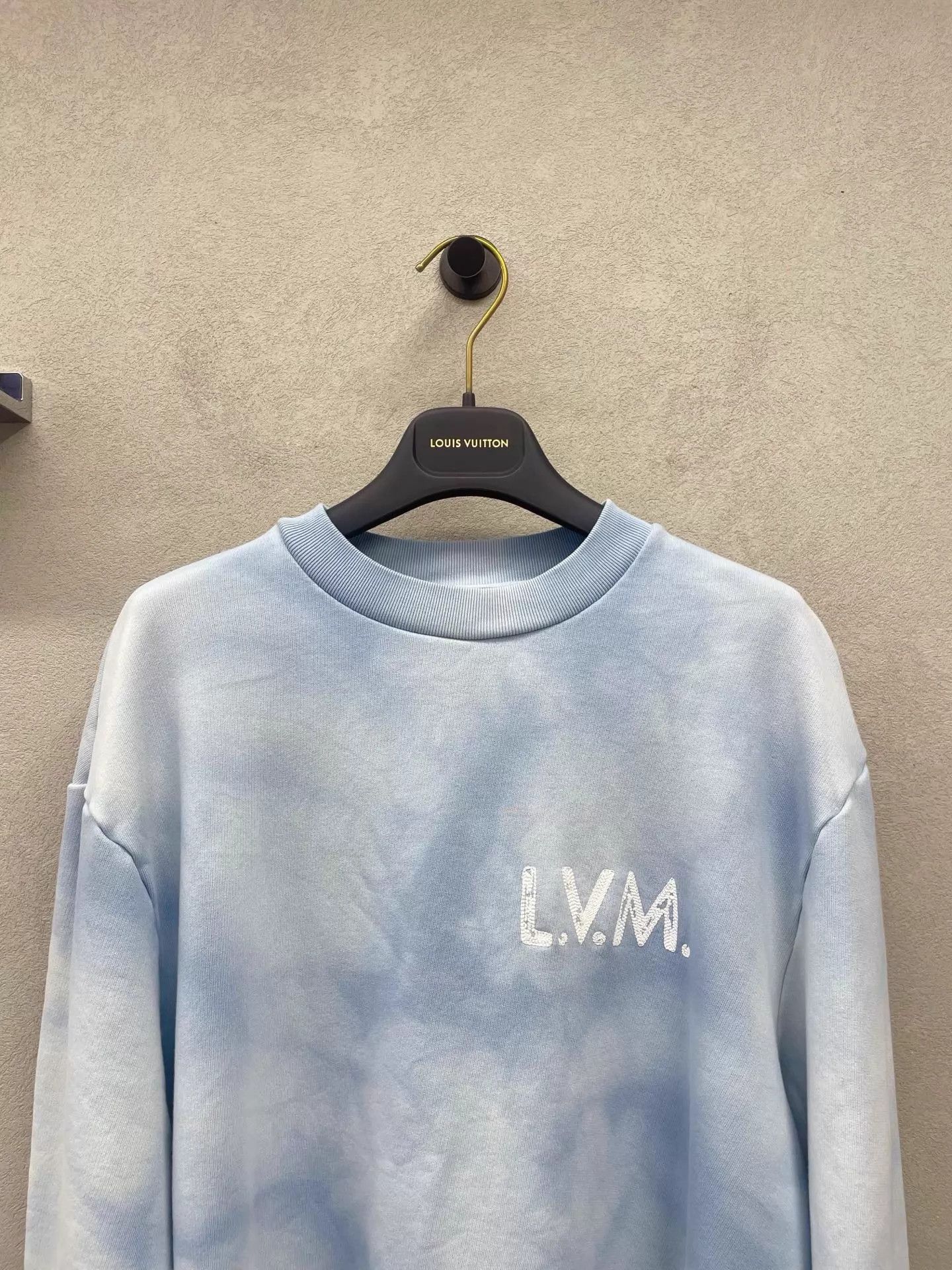 Louis Vuitton LV Crew Tie-Dye Ribbed Collar Light Blue Cloud Print M Size US M / EU 48-50 / 2 - 4 Thumbnail