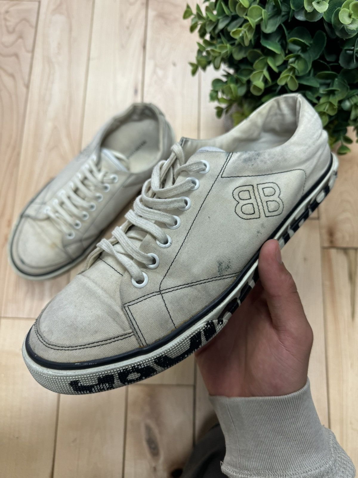 Balenciaga Balenciaga Pre-Distressed Tennis Shoes Size US 7 / EU 40 - 1 Thumbnail