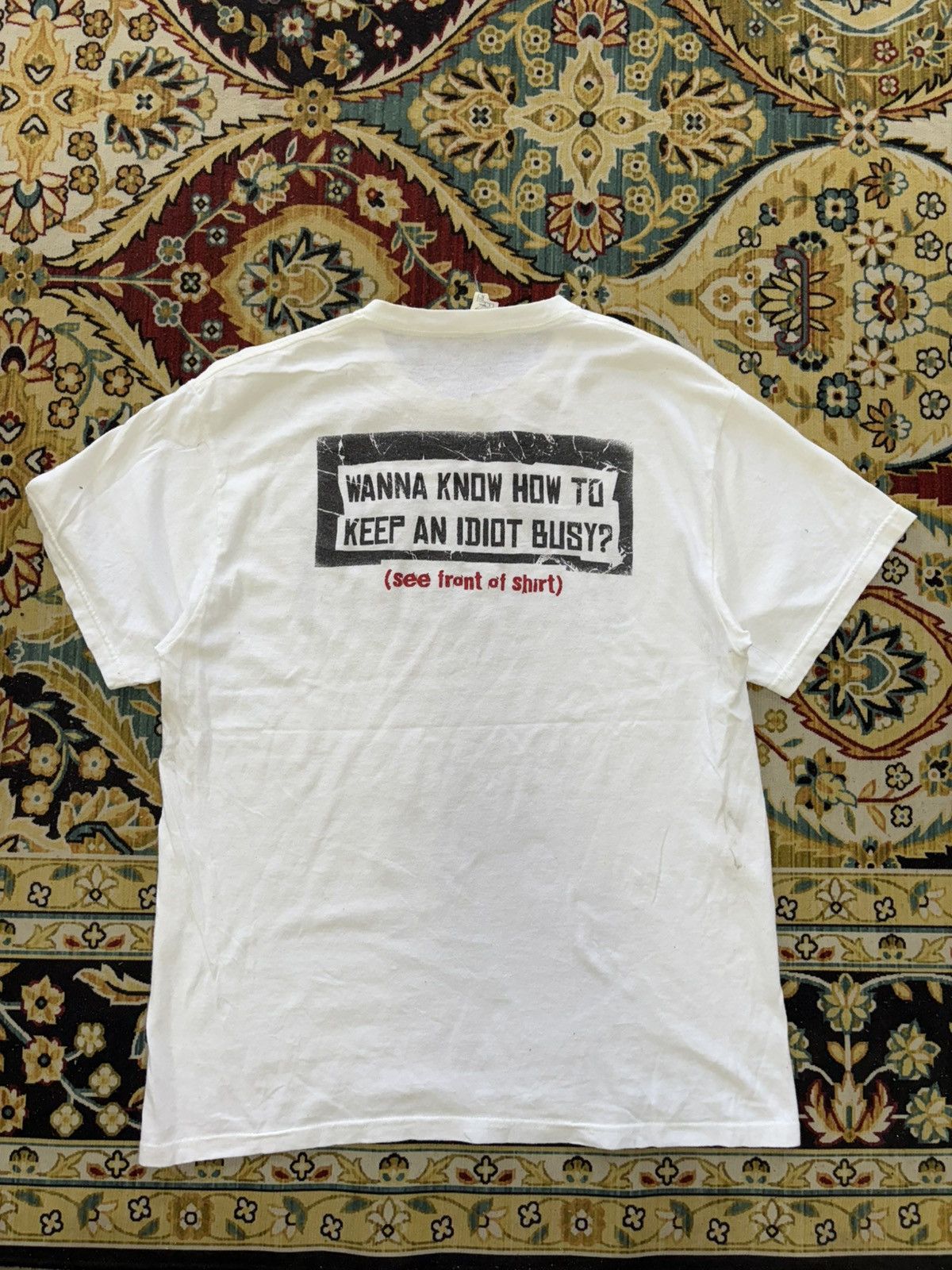 Vintage Wanna Know How To Keep An Idiot Busy Funny 00s Vintage Tee Size US L / EU 52-54 / 3 - 2 Thumbnail