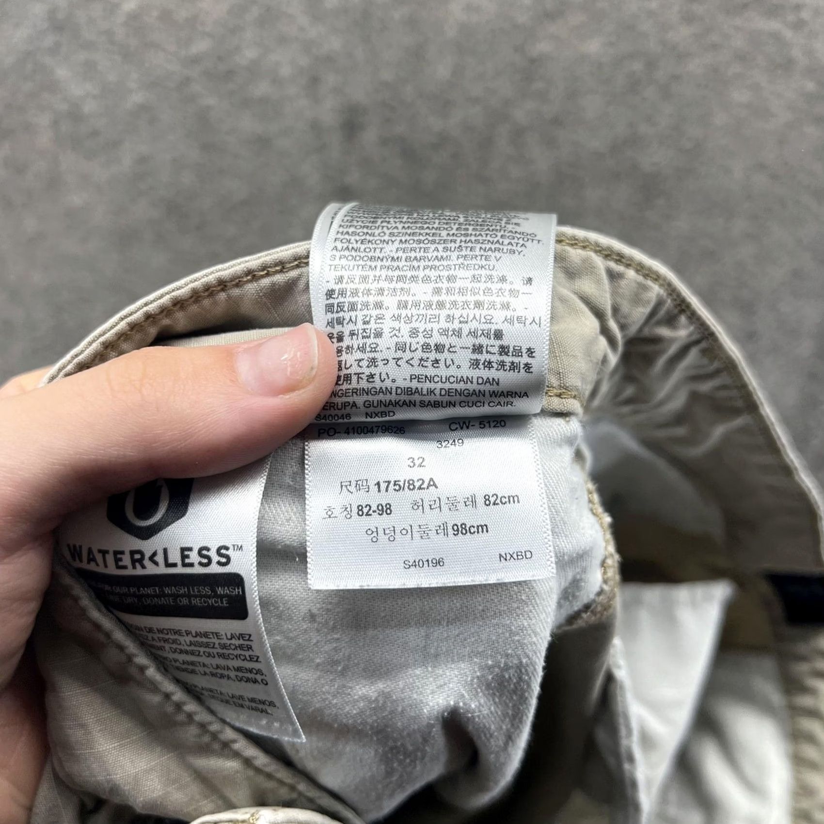 Levi's Levi's Cargo Shorts Mens 32 Khaki WaterLess Ripstop Utility Multi Pocket Shorts Mens 32 Beige Pockets Cargo Casual Men Size US 32 / EU 48 - 3 Thumbnail