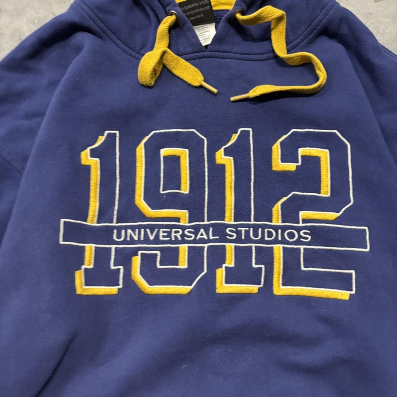Disney × Vintage Crazy Vintage Y2K/2000s Blue Universal Studios Embroidered 1912 Spellout Hoodie! Size US XXL / EU 58 / 5 - 5 Thumbnail
