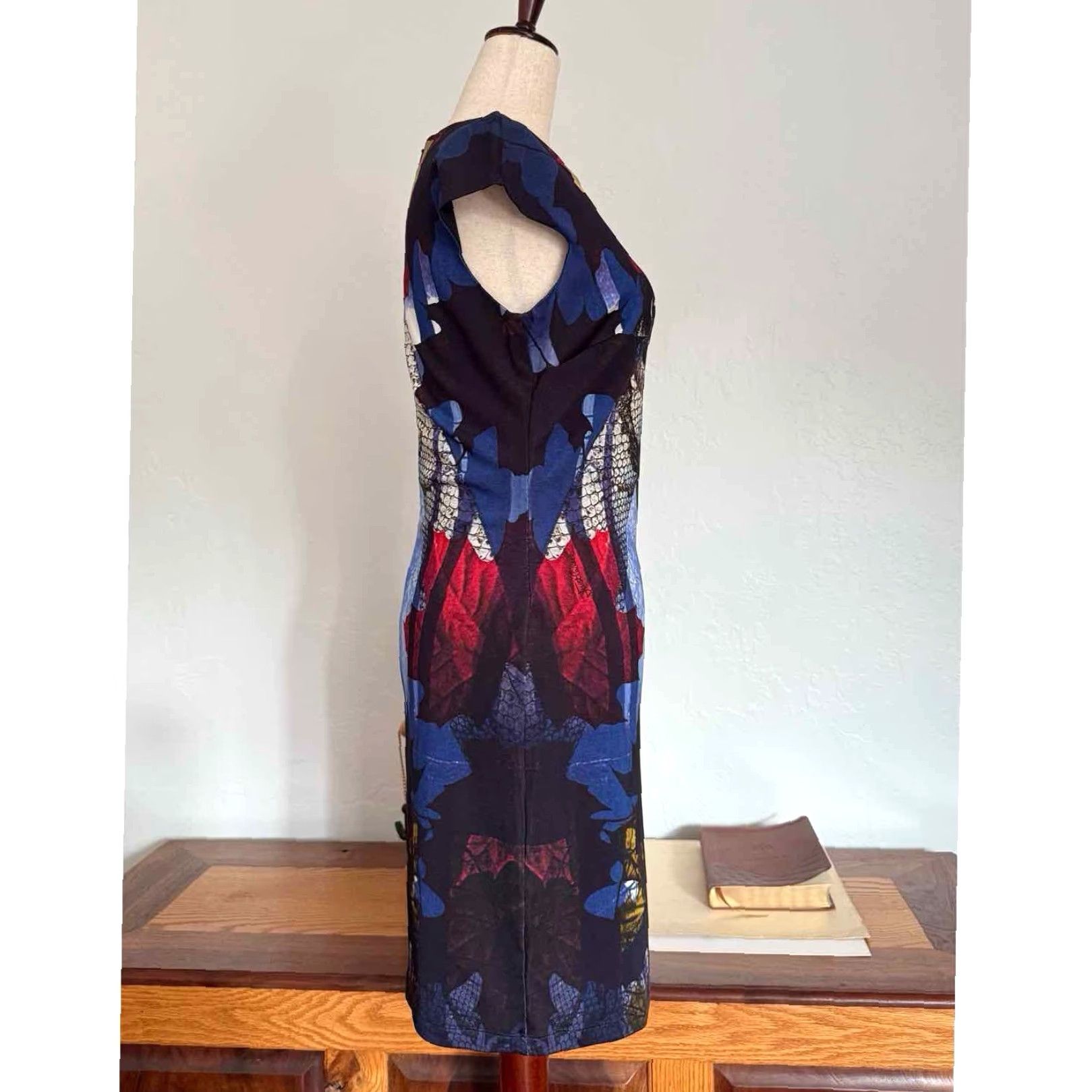 Just Cavalli Just Cavalli by Roberto Cavalli Printed Shift Dress Size 42 / US 6 Cap Sleeve Size M / US 6-8 / IT 42-44 - 5 Thumbnail