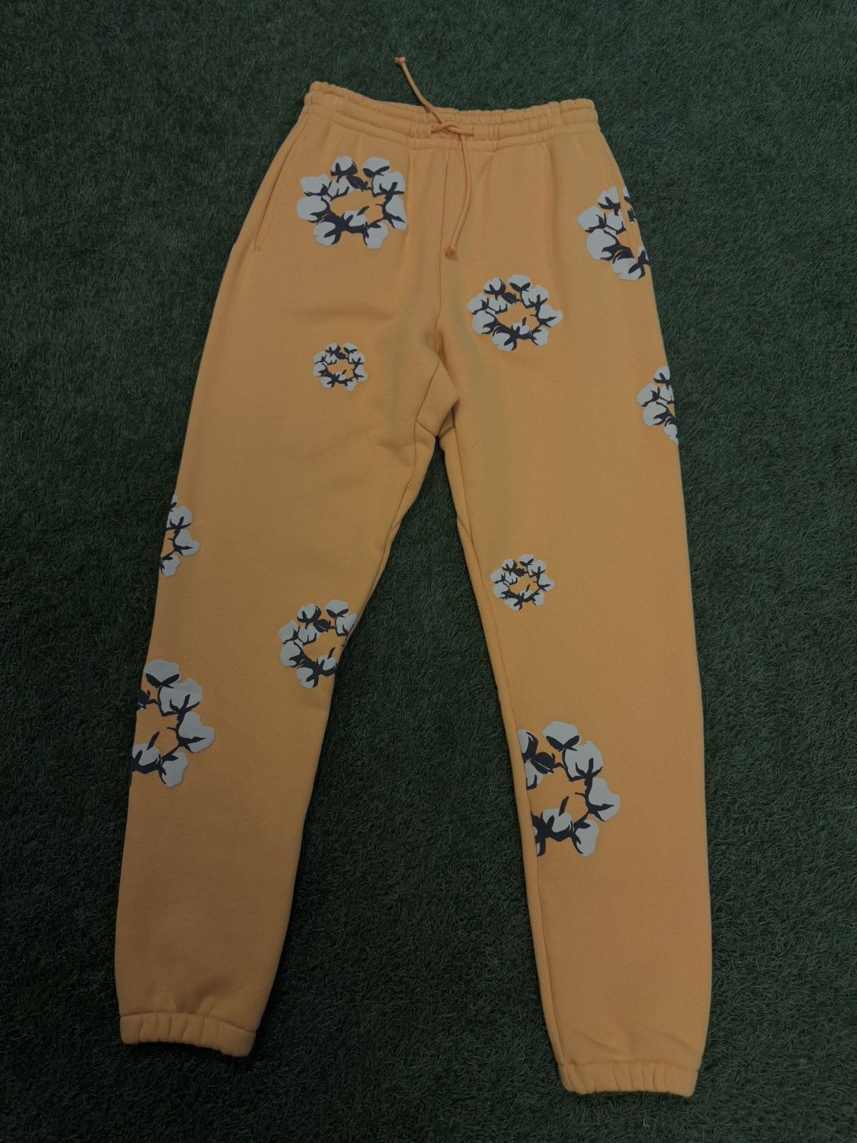 Cactus Plant Flea Market × DENIM TEARS Denim Tears x CPFM Sweatpants Cotton Wreath Size S (NEW) Size US 30 / EU 46 - 5 Thumbnail