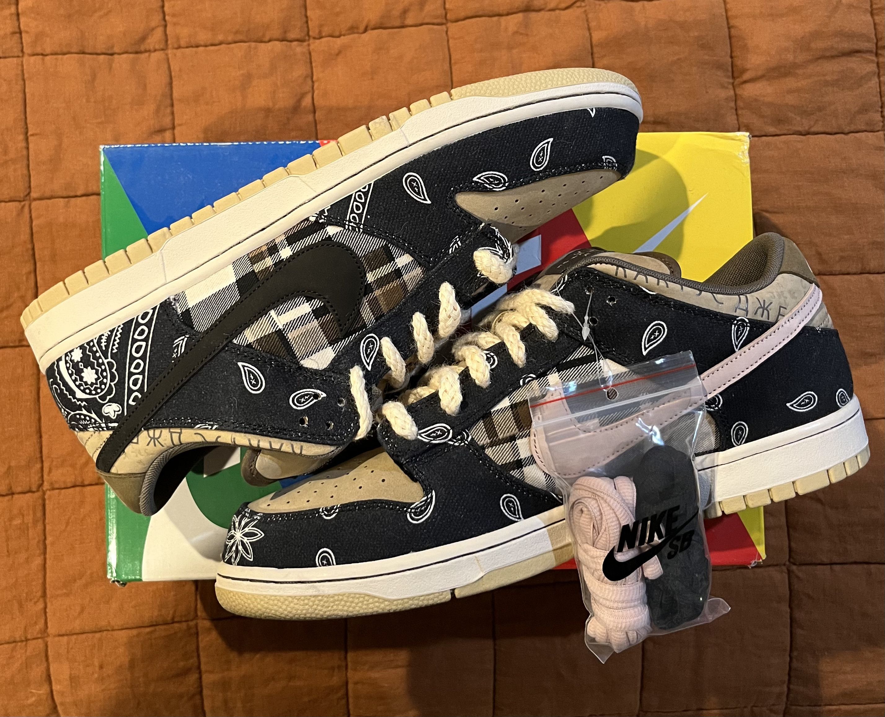 Nike × Travis Scott Travis Scott x Nike SB Dunk Low "Cactus Jack" Size US 13 / EU 46 - 2 Thumbnail