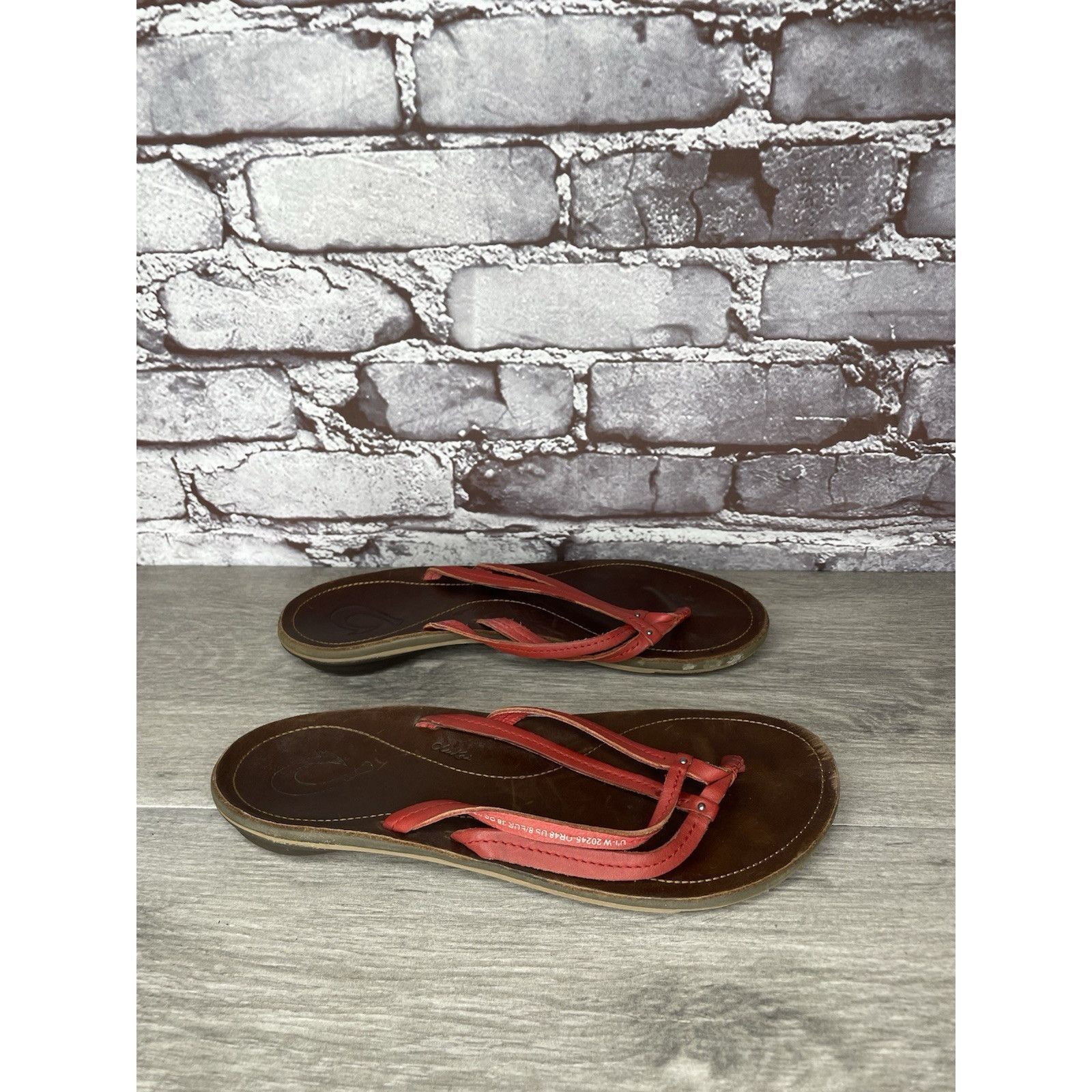 Olukai Olukai U'I-W Red Leather Thong FlipFlop Casual Slide Sandals Size US 8 / IT 38 - 11 Thumbnail