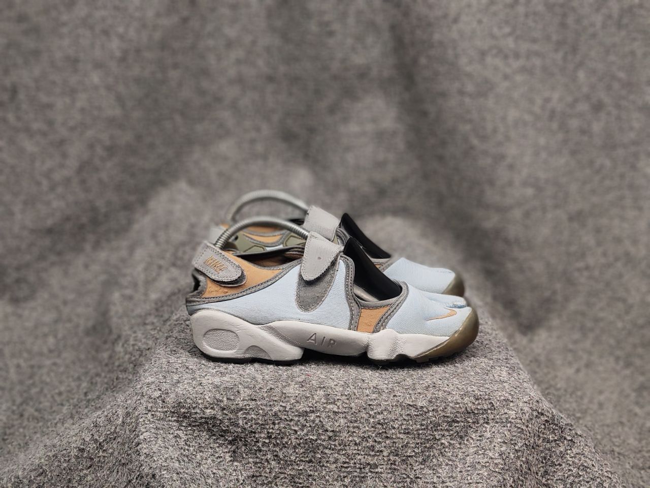 Nike sneaker sandals clearance