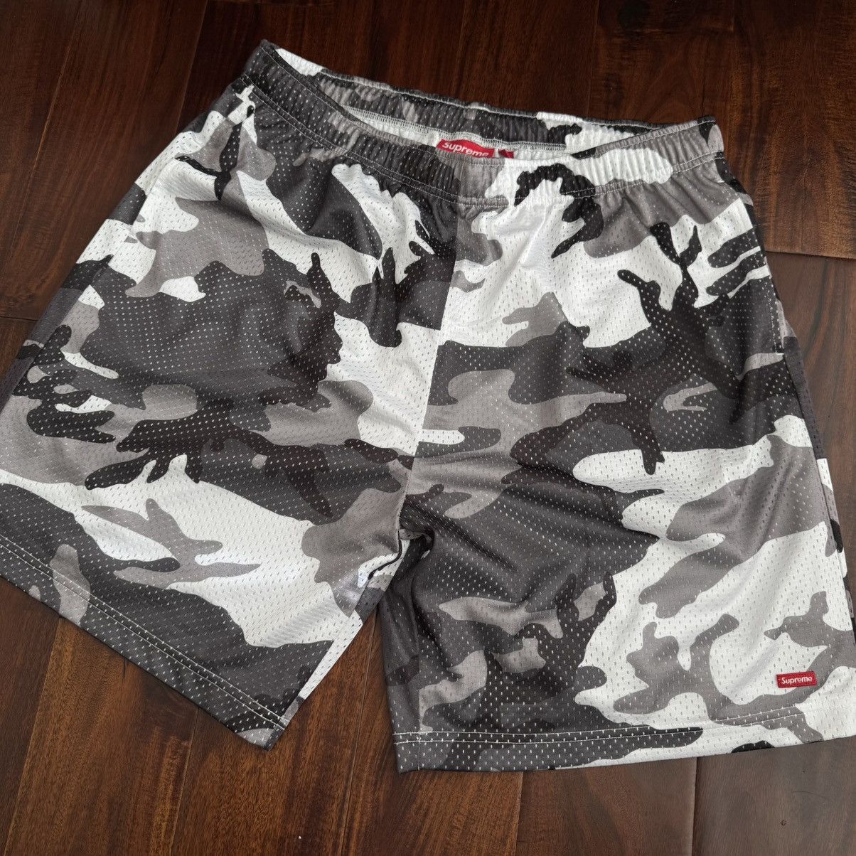 Supreme Supreme Small Box Baggy Mesh Shorts Snow Camo Size US 36 / EU 52 - 1 Thumbnail