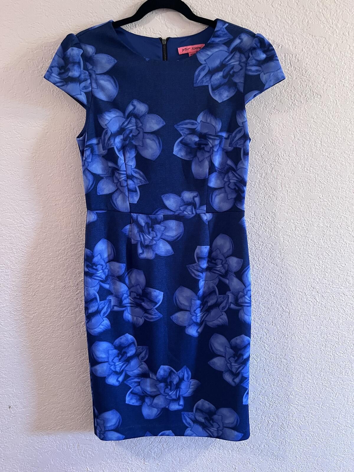 Other Betsey Johnson Blue Floral Sheath Dress Size M / US 6-8 / IT 42-44 - 1 Thumbnail