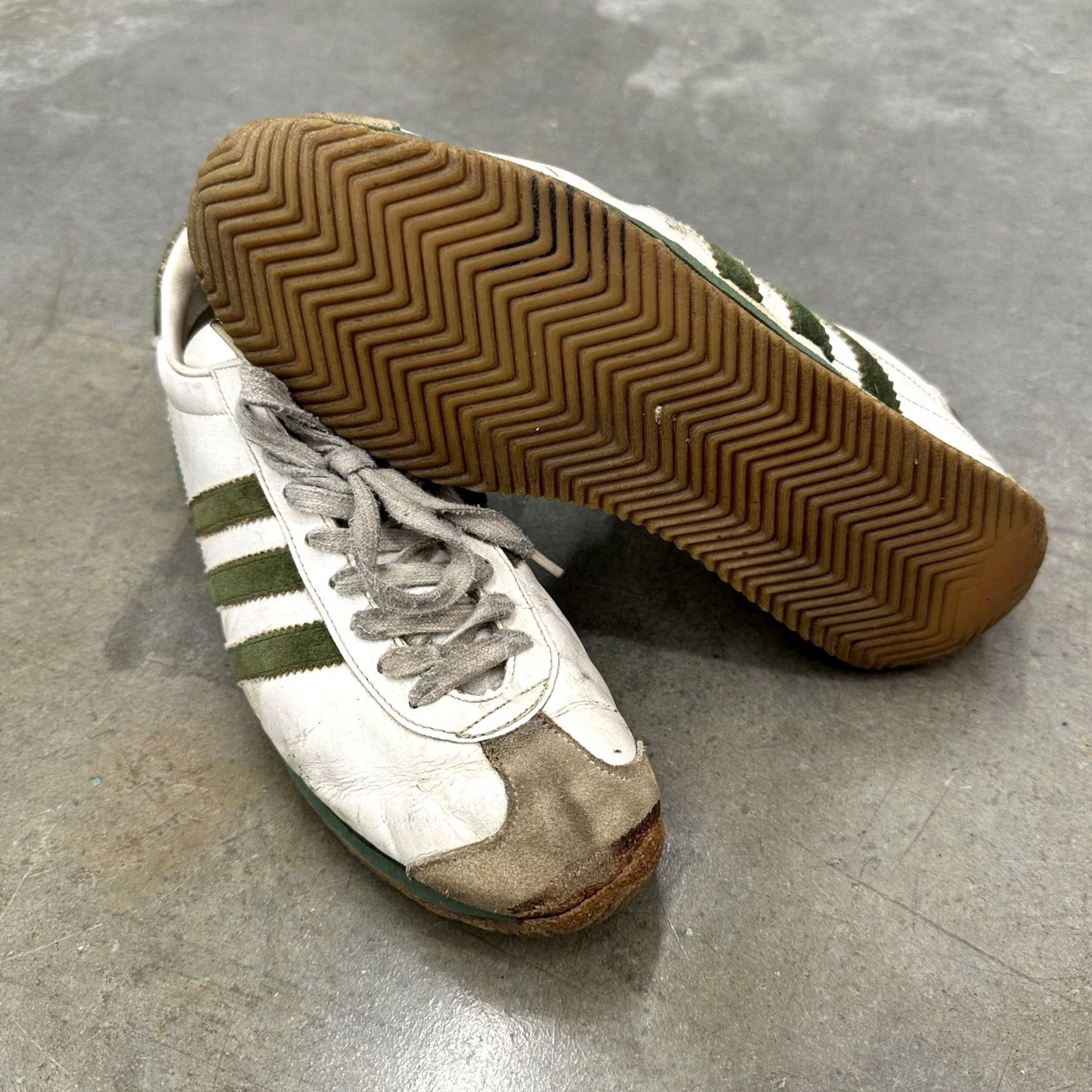Adidas VINTAGE Adidas Country France Leather Mens 9.5 White Green 1970's Made In France Size US 10 / EU 43 - 6 Thumbnail