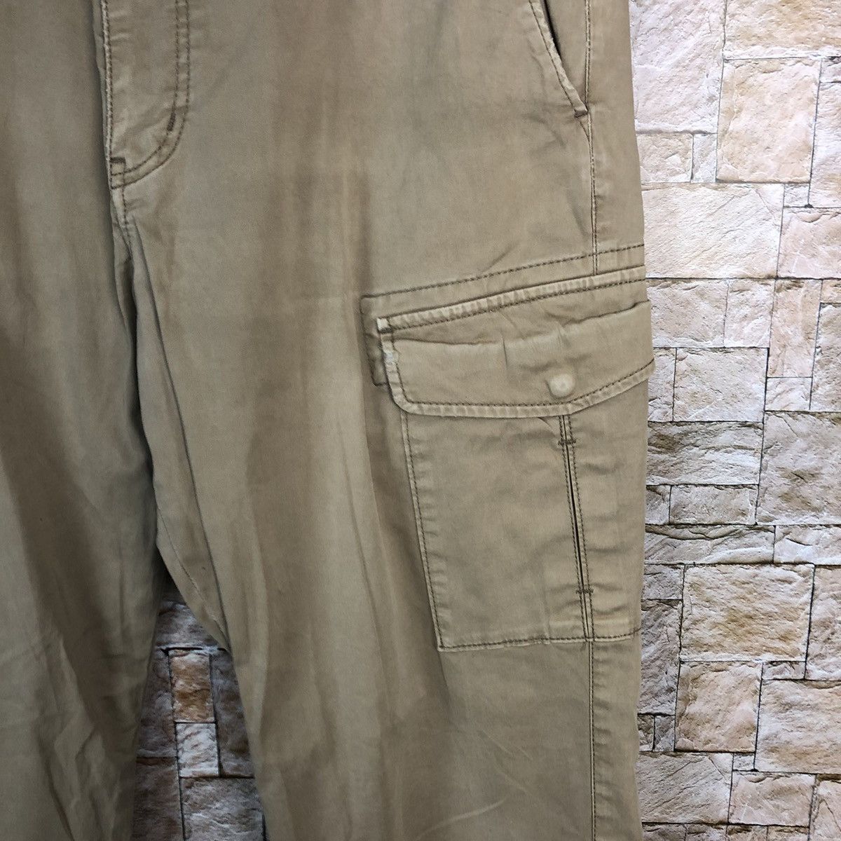 Japanese Brand Uniqlo Brown utility tactical Cargo Multipocket Pants #A342 Size US 32 / EU 48 - 10 Thumbnail
