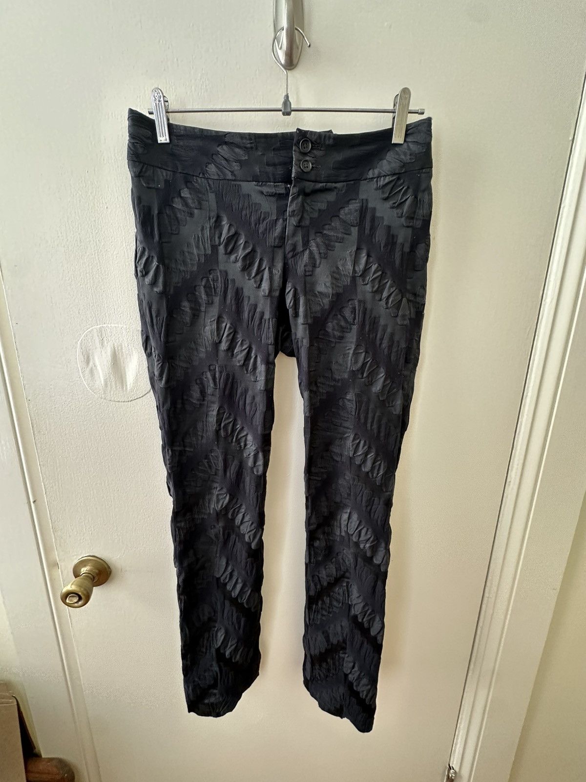 Issey Miyake Rare Issey Miyake Nylon Textured Black Trouser Pants Size 30" / US 8 / IT 44 - 1 Thumbnail