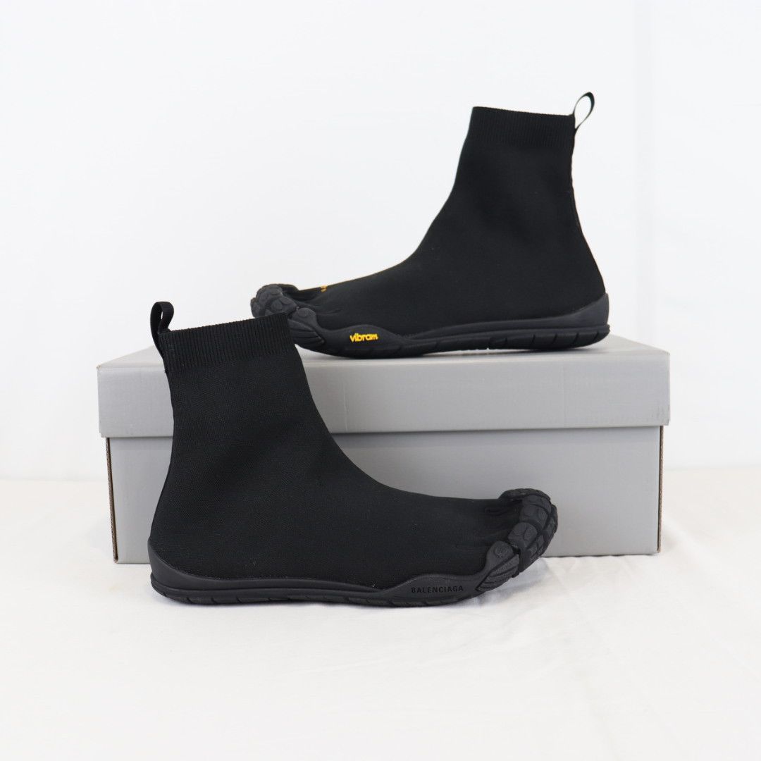 o1rshd1 Flex Five Toe Socks Boots in Black