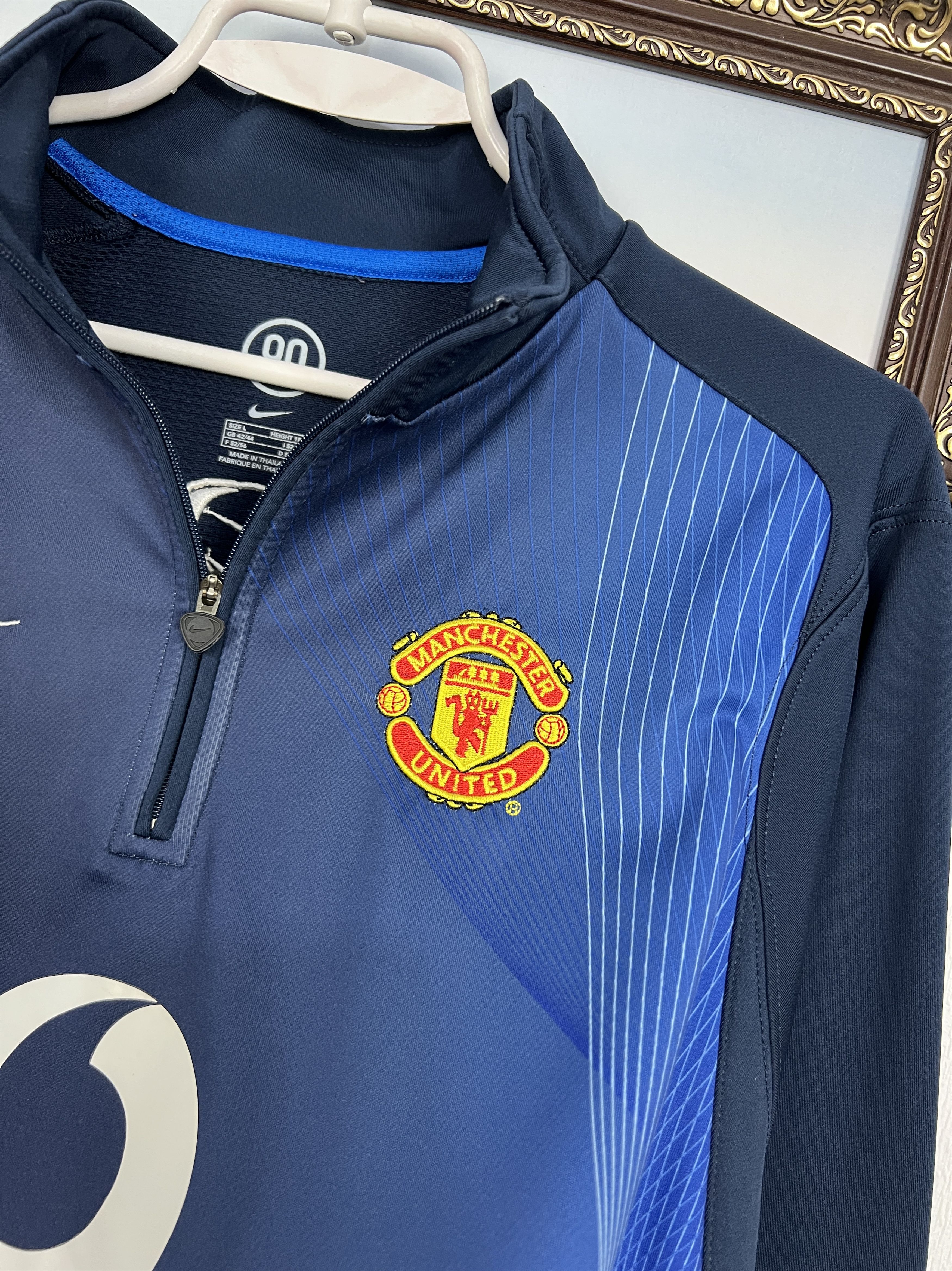 Nike Vintage Nike Manchester United Football Train Sweatshirt Size US L / EU 52-54 / 3 - 4 Thumbnail