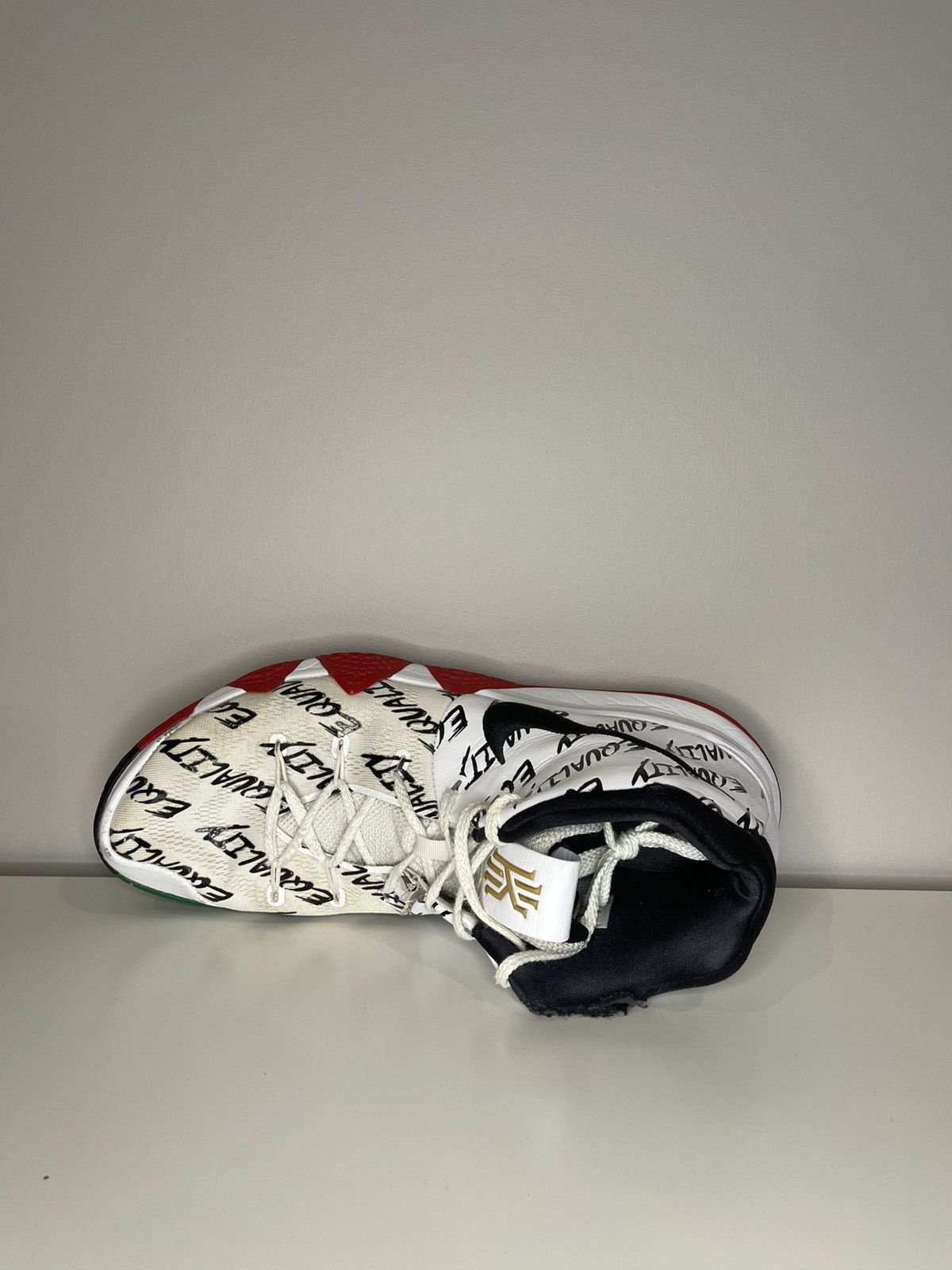 Nike Nike Kyrie 4 Size US 13 / EU 46 - 3 Thumbnail