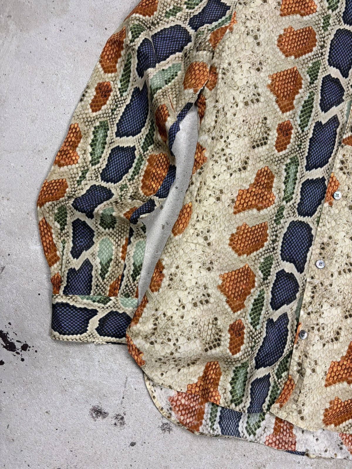 John Galliano Vintage 2000s John Galliano Snake Skin Print Button Up Shirt Size M / US 6-8 / IT 42-44 - 5 Thumbnail